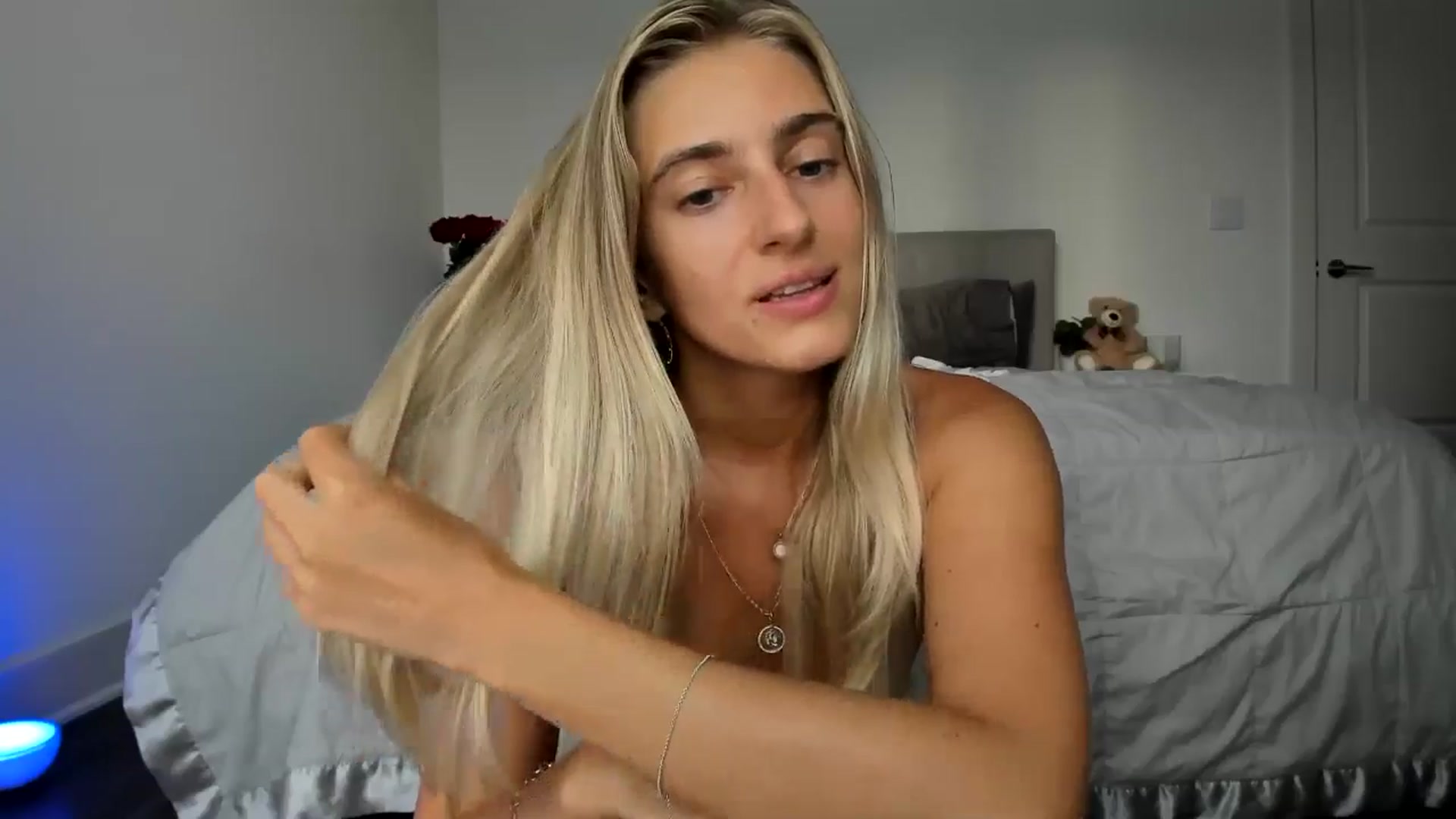 Gallery image thumbnail from Vodka_Queen's myfreecams stream on, 08/02/2024, 03:08 image 12 of 20