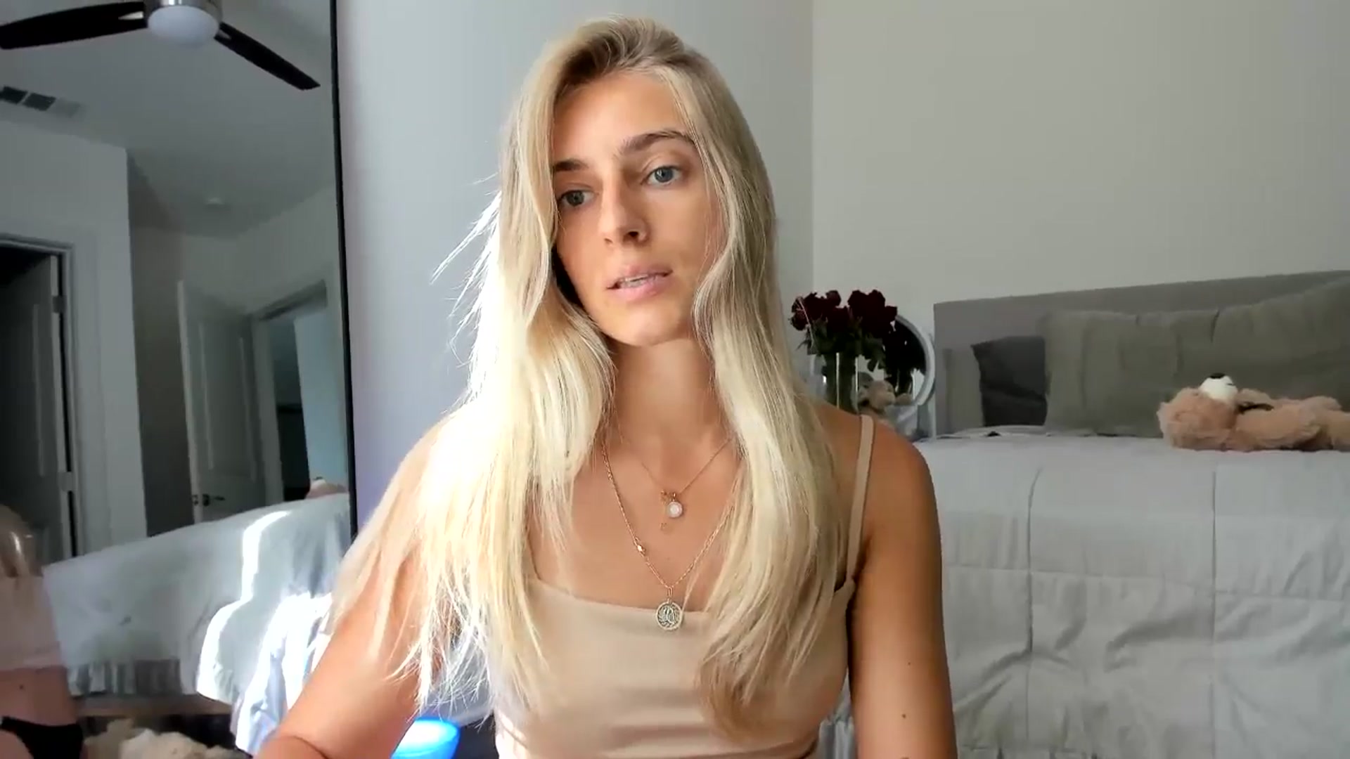 Gallery image thumbnail from Vodka_Queen's myfreecams stream on, 08/03/2024, 23:54 image 13 of 20