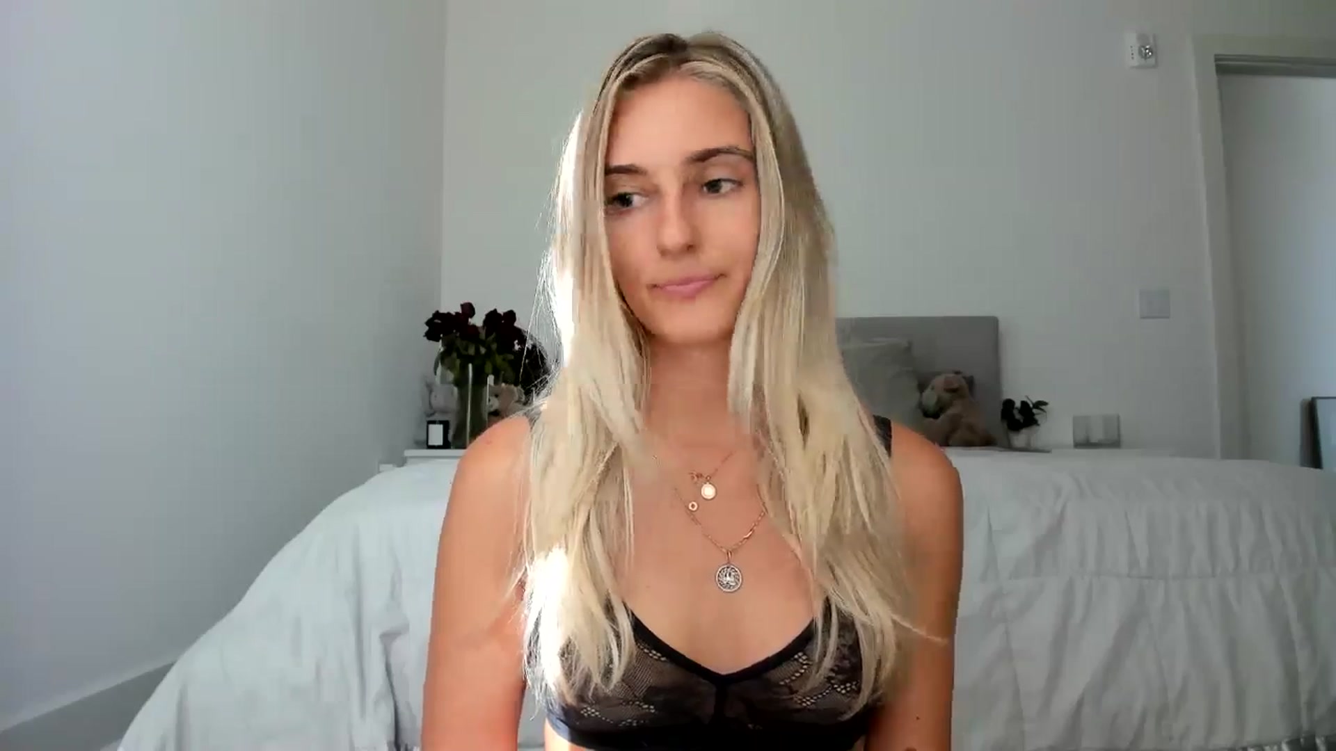Gallery image thumbnail from Vodka_Queen's myfreecams stream on, 08/06/2024, 03:32 image 9 of 20