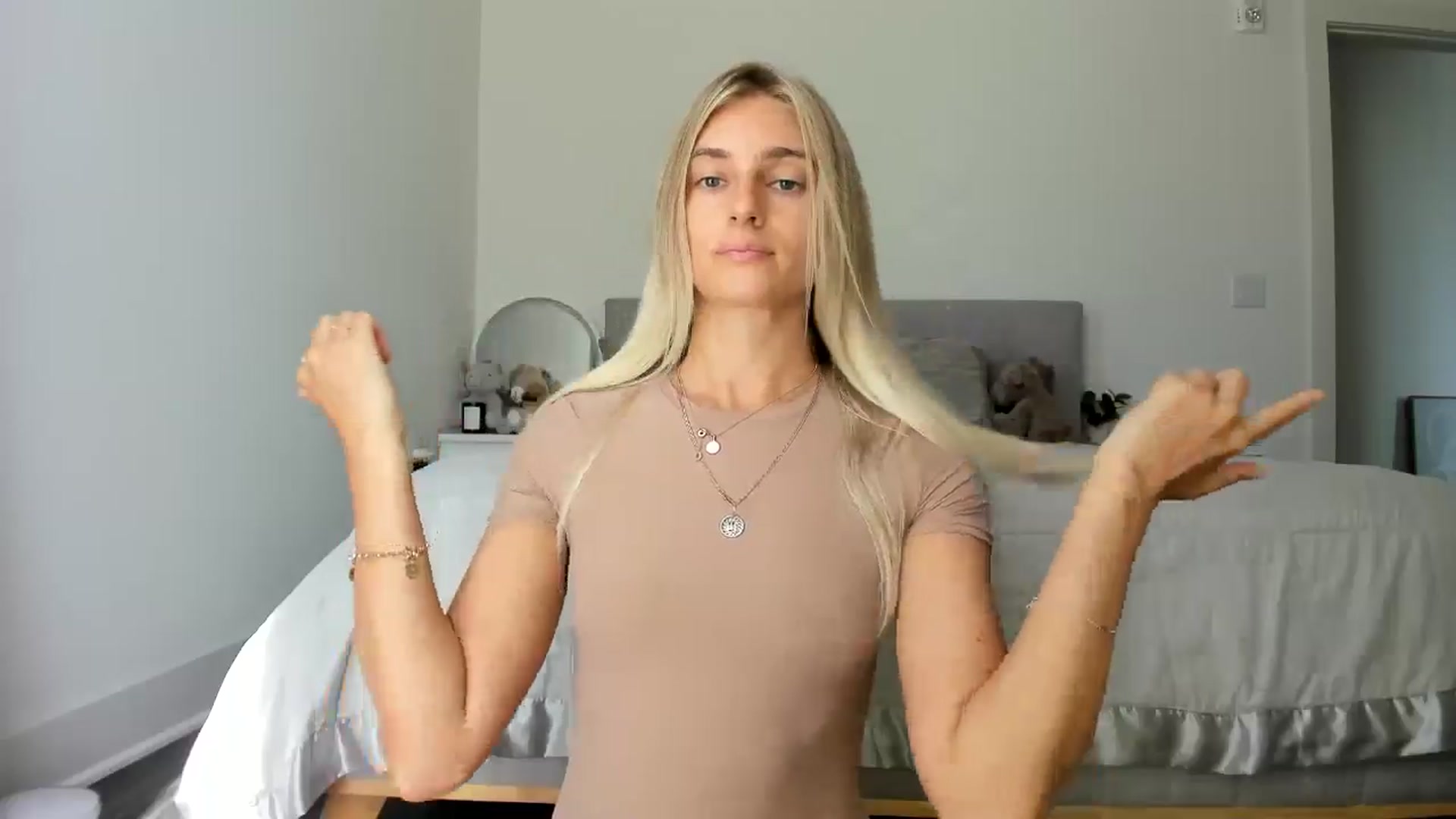 Gallery image thumbnail from Vodka_Queen's myfreecams stream on, 08/06/2024, 22:44 image 15 of 20