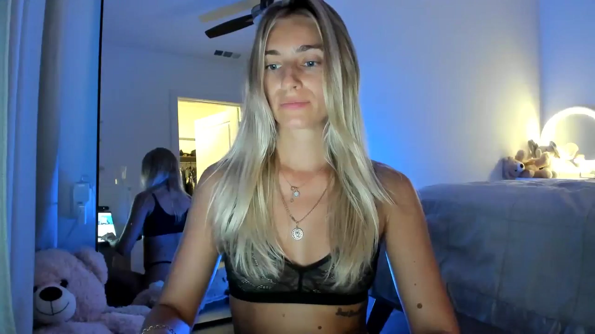 Gallery image thumbnail from Vodka_Queen's myfreecams stream on, 08/07/2024, 07:05 image 18 of 20