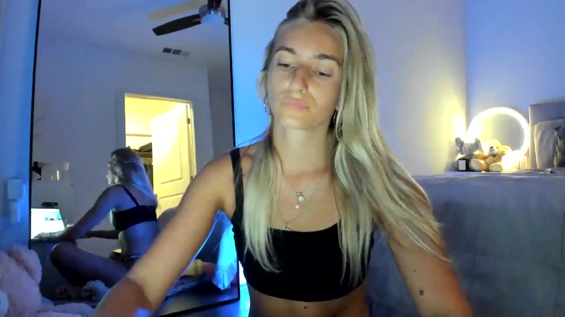 Gallery image thumbnail from Vodka_Queen's myfreecams stream on, 08/08/2024, 06:57 image 11 of 20