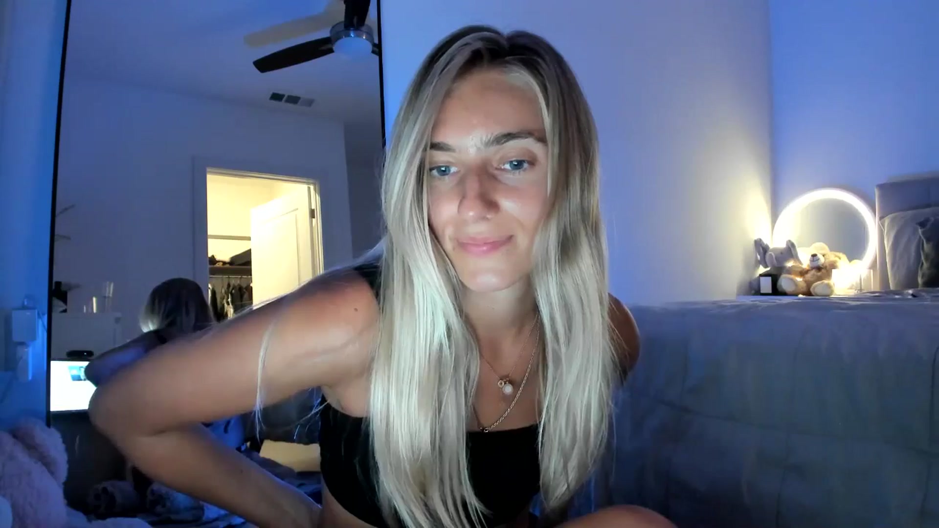 Gallery image thumbnail from Vodka_Queen's myfreecams stream on, 08/08/2024, 06:57 image 18 of 20