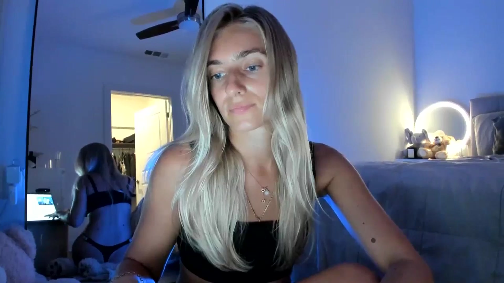 Gallery image thumbnail from Vodka_Queen's myfreecams stream on, 08/08/2024, 06:57 image 16 of 20