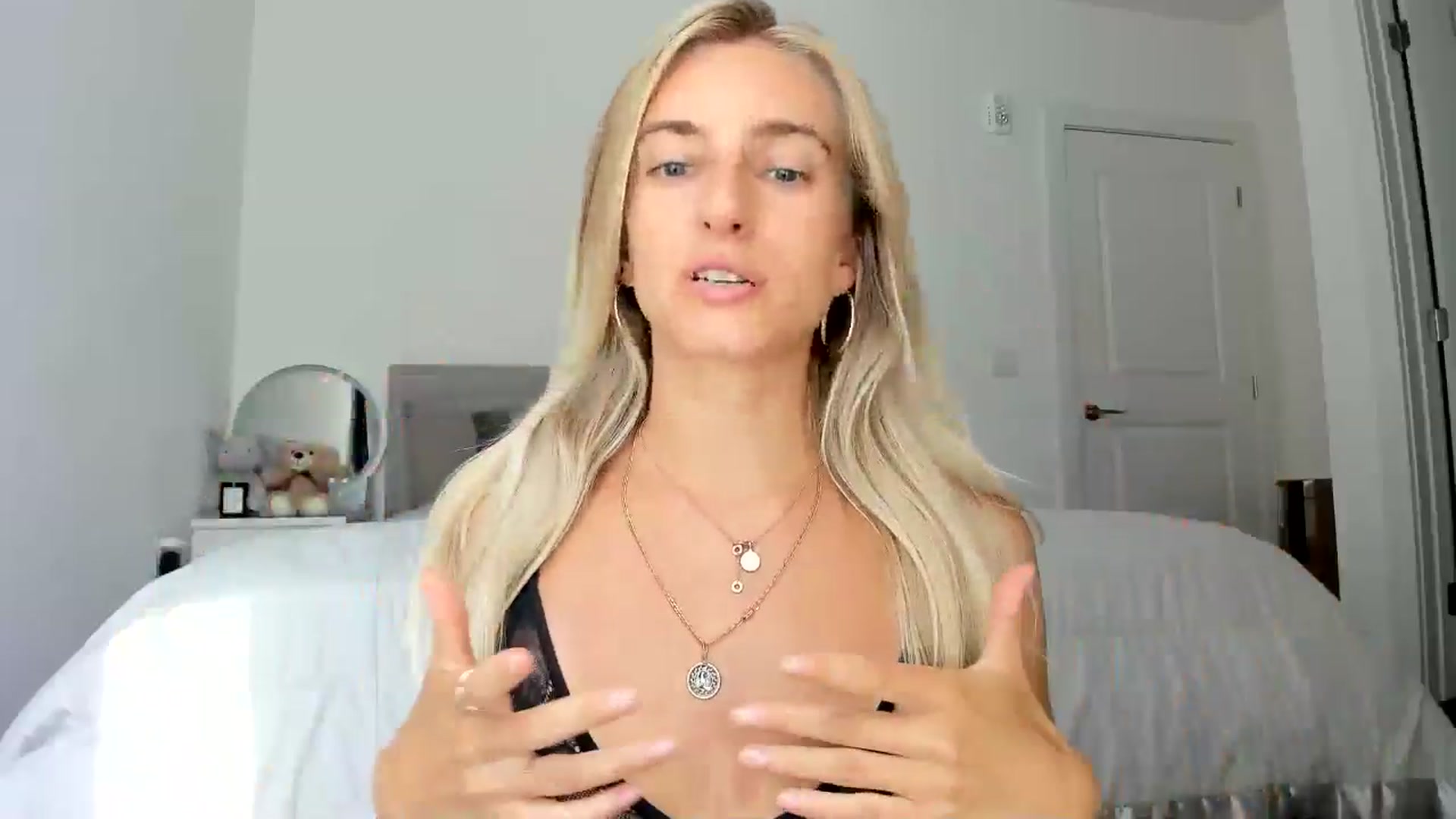 Gallery image thumbnail from Vodka_Queen's myfreecams stream on, 08/09/2024, 01:02 image 3 of 20