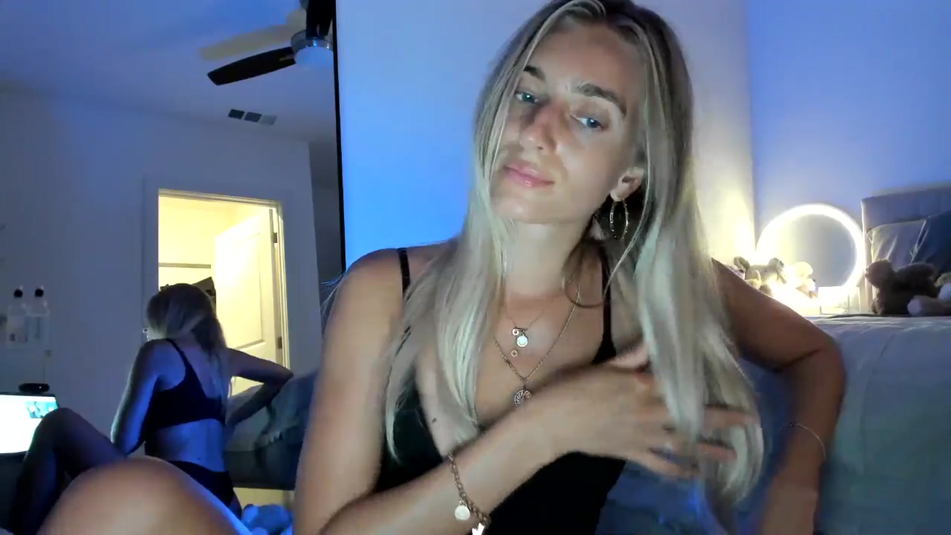 Gallery image thumbnail from Vodka_Queen's myfreecams stream on, 08/10/2024, 06:02 image 4 of 20