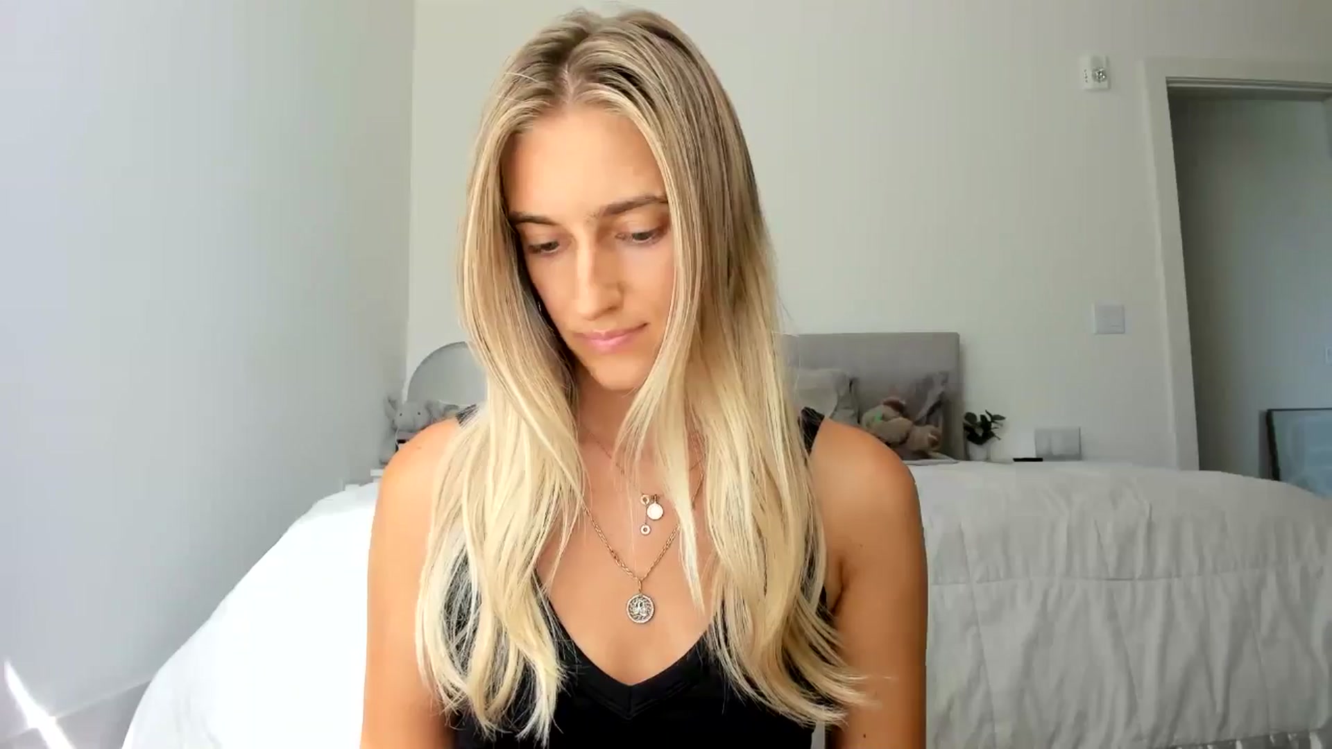 Gallery image thumbnail from Vodka_Queen's myfreecams stream on, 08/10/2024, 23:19 image 6 of 20