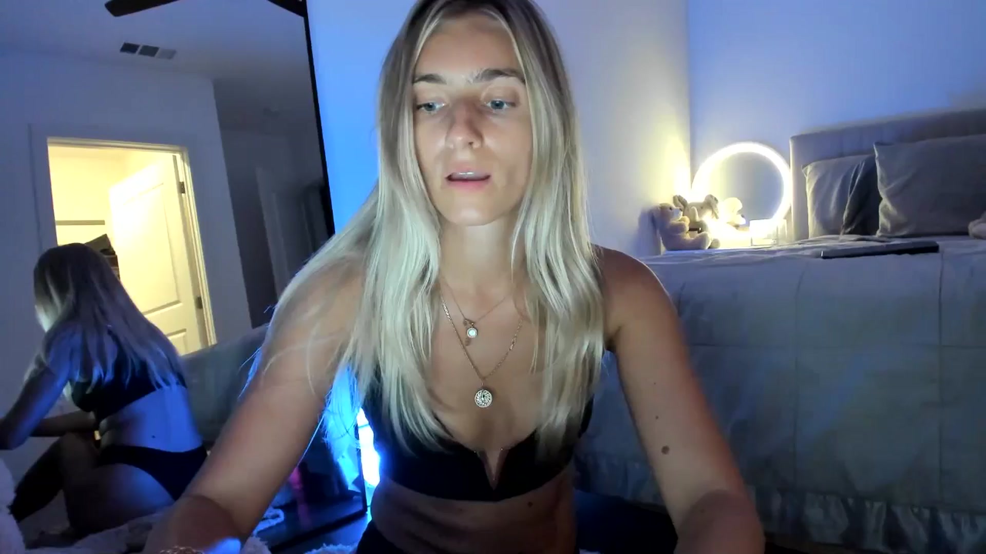 Gallery image thumbnail from Vodka_Queen's myfreecams stream on, 08/12/2024, 06:43 image 8 of 20