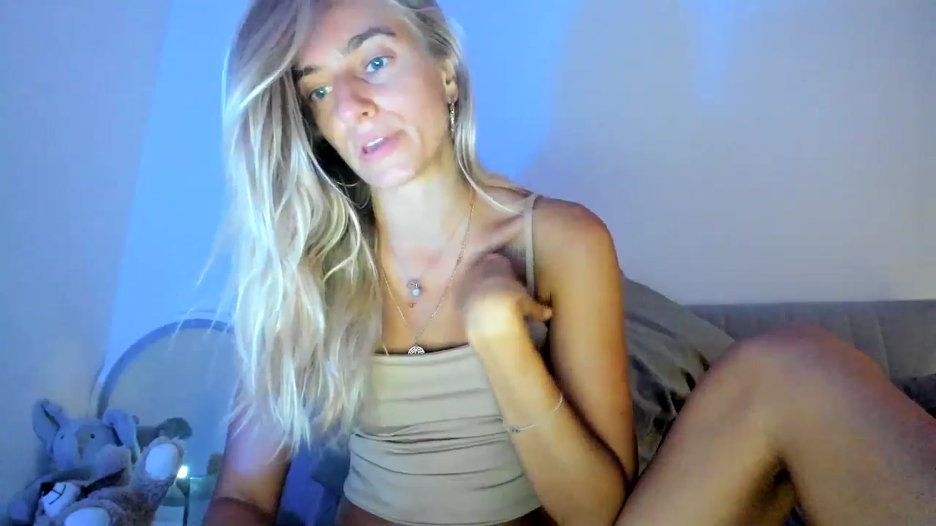 Gallery image thumbnail from Vodka_Queen's myfreecams stream on, 08/17/2024, 05:58 image 15 of 20