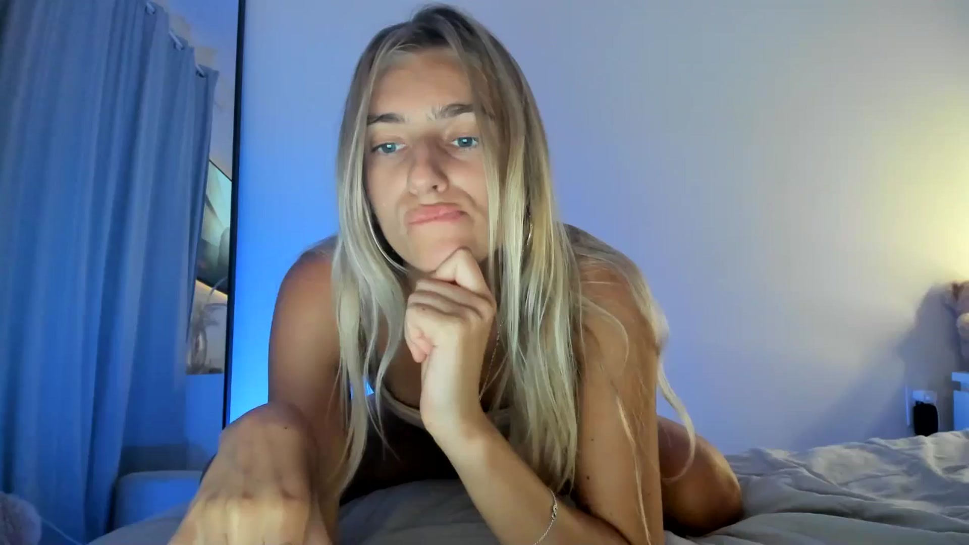 Gallery image thumbnail from Vodka_Queen's myfreecams stream on, 08/17/2024, 05:58 image 11 of 20