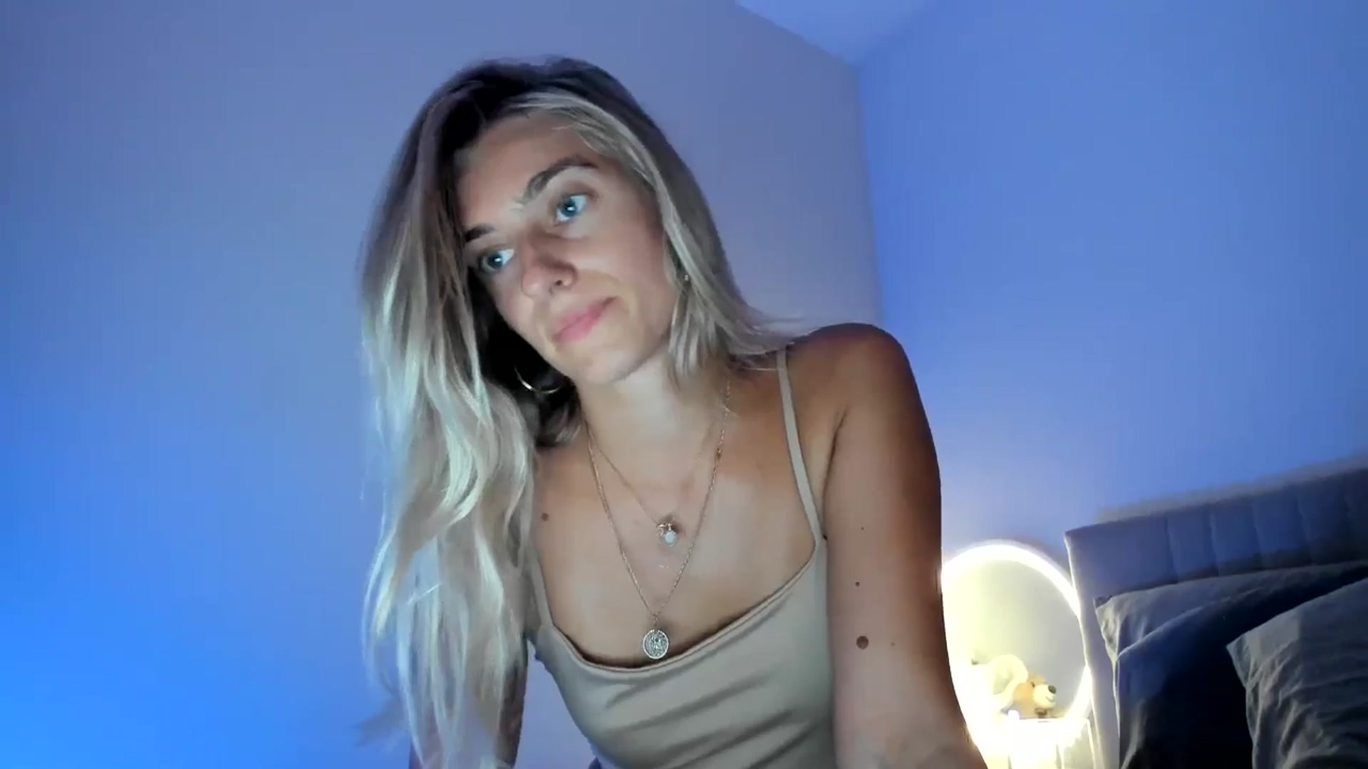 Gallery image thumbnail from Vodka_Queen's myfreecams stream on, 08/17/2024, 05:58 image 9 of 20