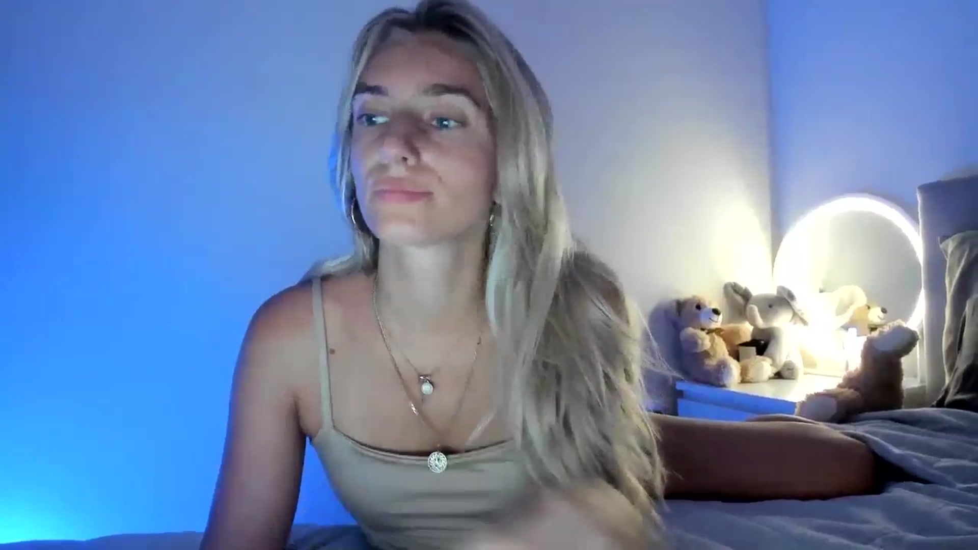 Gallery image thumbnail from Vodka_Queen's myfreecams stream on, 08/17/2024, 05:58 image 7 of 20