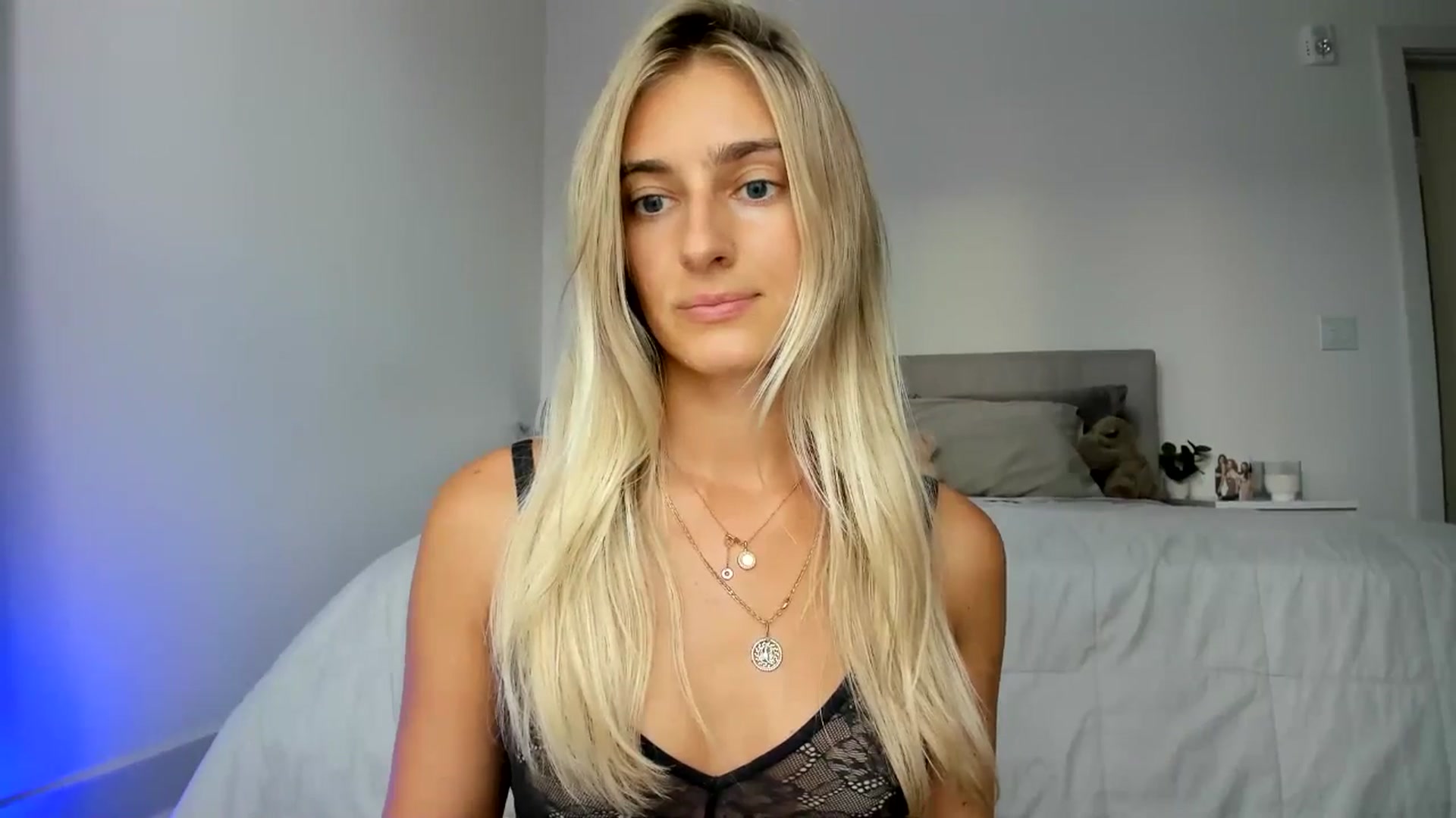 Gallery image thumbnail from Vodka_Queen's myfreecams stream on, 08/19/2024, 02:34 image 10 of 20