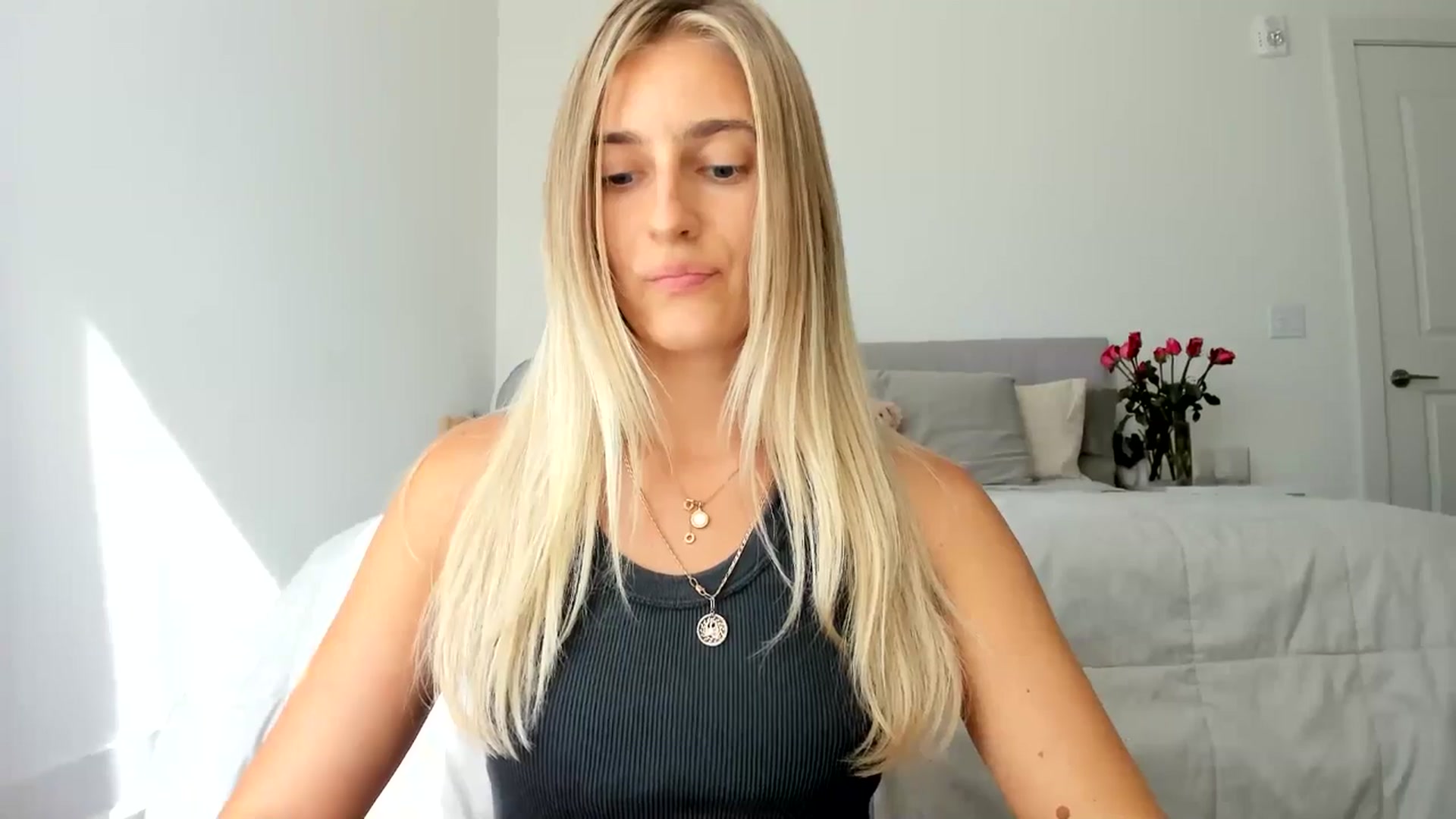 Gallery image thumbnail from Vodka_Queen's myfreecams stream on, 08/22/2024, 23:51 image 15 of 20