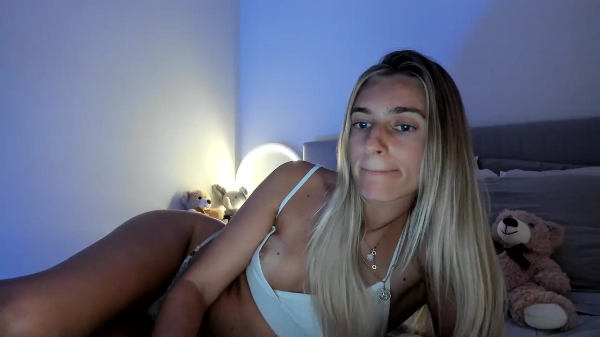 Gallery image thumbnail from Vodka_Queen's myfreecams stream on, 08/24/2024, 05:15 image 19 of 20