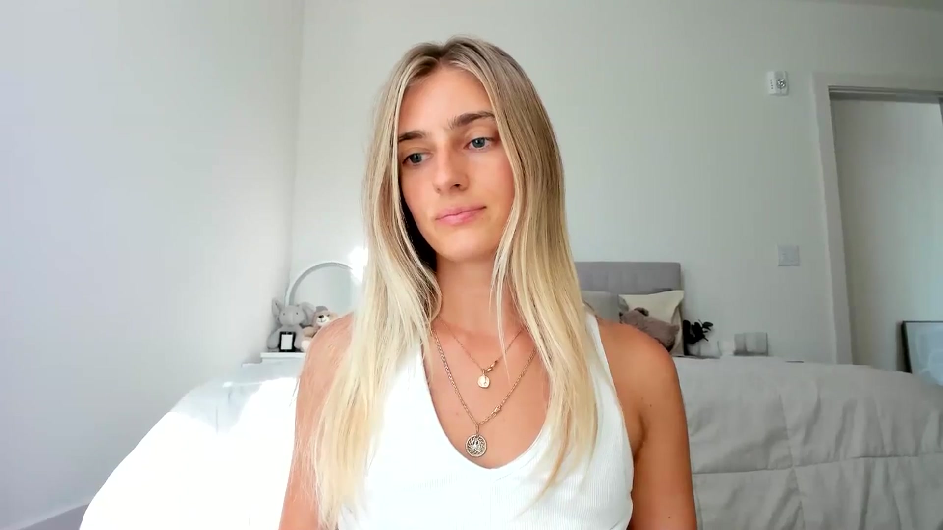 Gallery image thumbnail from Vodka_Queen's myfreecams stream on, 08/27/2024, 02:30 image 3 of 20