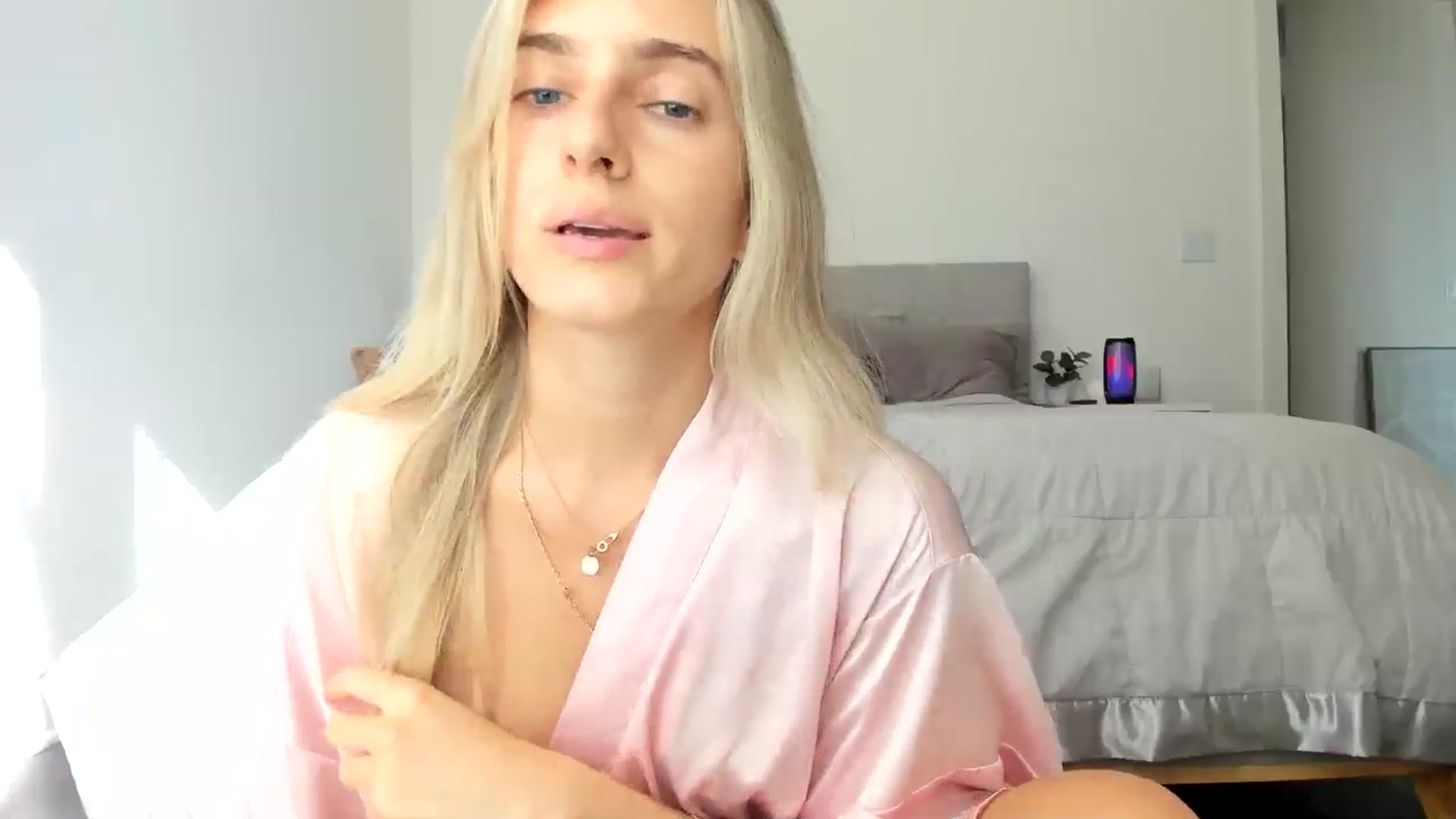 Gallery image thumbnail from Vodka_Queen's myfreecams stream on, 09/14/2024, 23:11 image 17 of 20