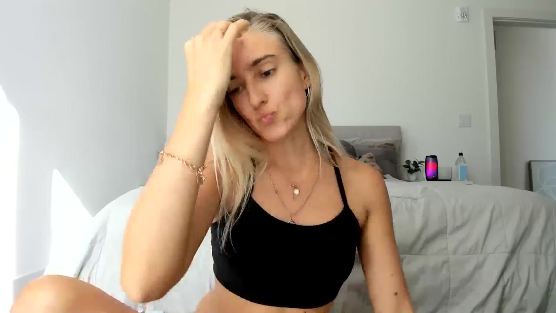 Gallery image thumbnail from Vodka_Queen's myfreecams stream on, 09/17/2024, 06:01 image 20 of 20