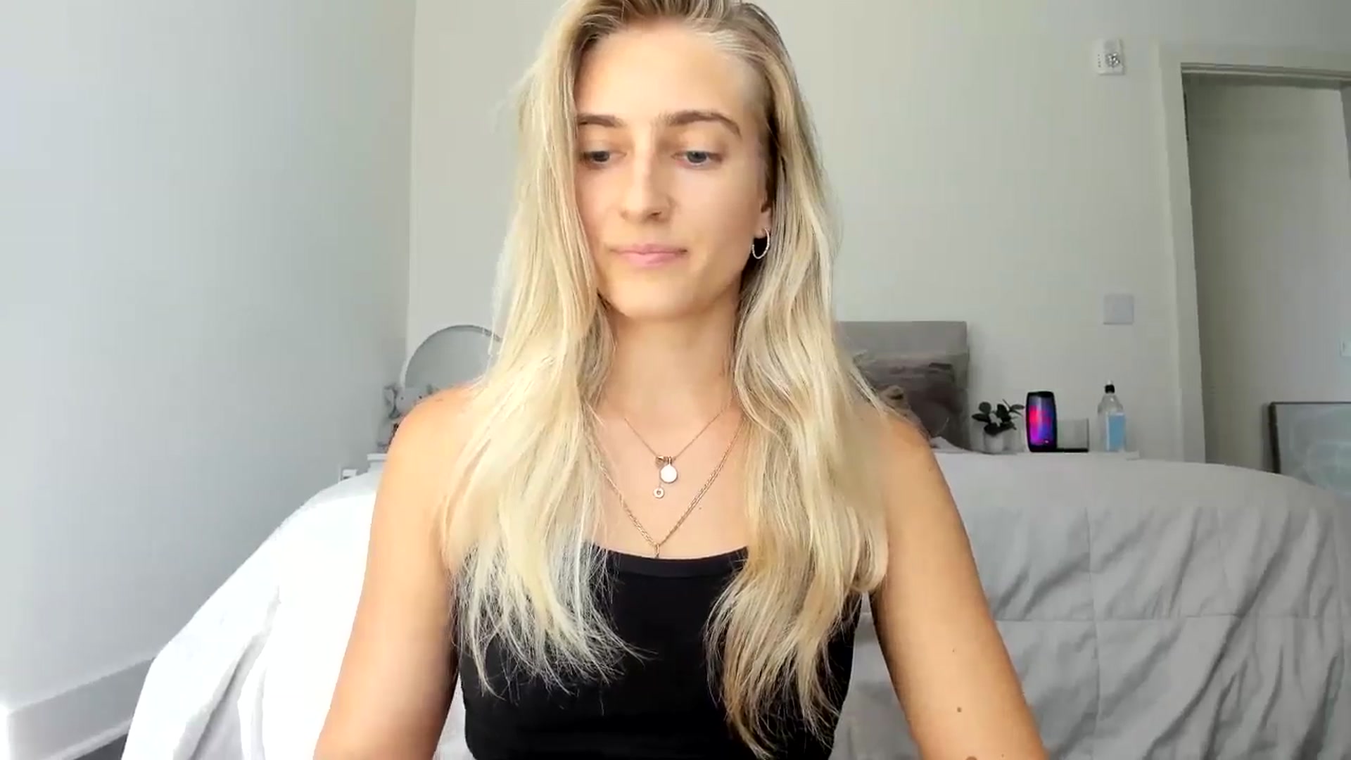 Gallery image thumbnail from Vodka_Queen's myfreecams stream on, 09/17/2024, 06:01 image 9 of 20