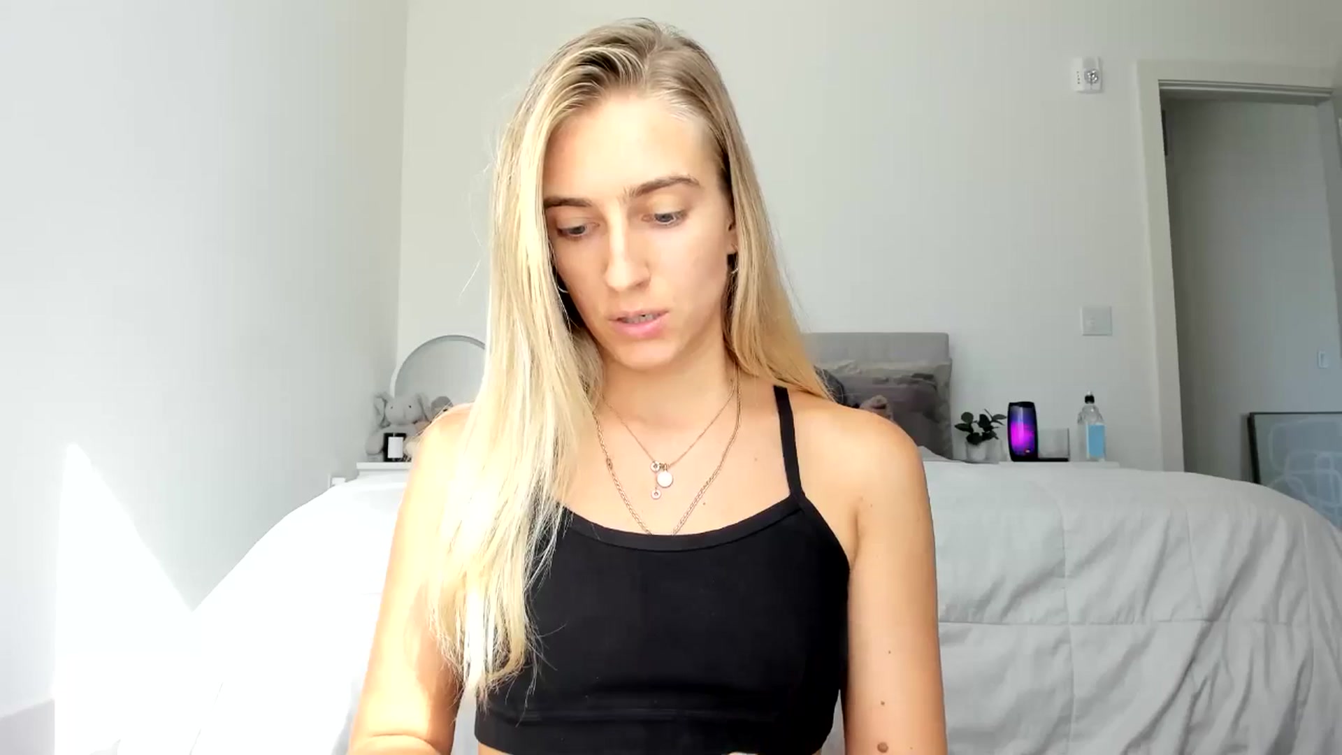 Gallery image thumbnail from Vodka_Queen's myfreecams stream on, 09/17/2024, 06:01 image 17 of 20