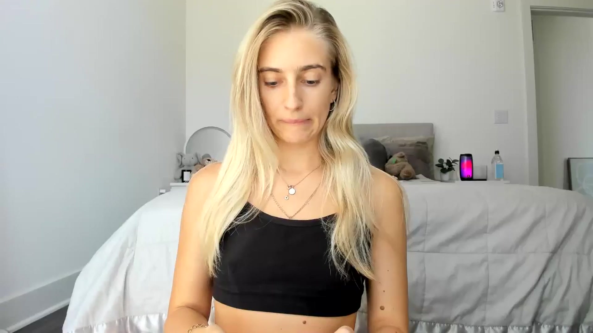 Gallery image thumbnail from Vodka_Queen's myfreecams stream on, 09/17/2024, 06:01 image 3 of 20