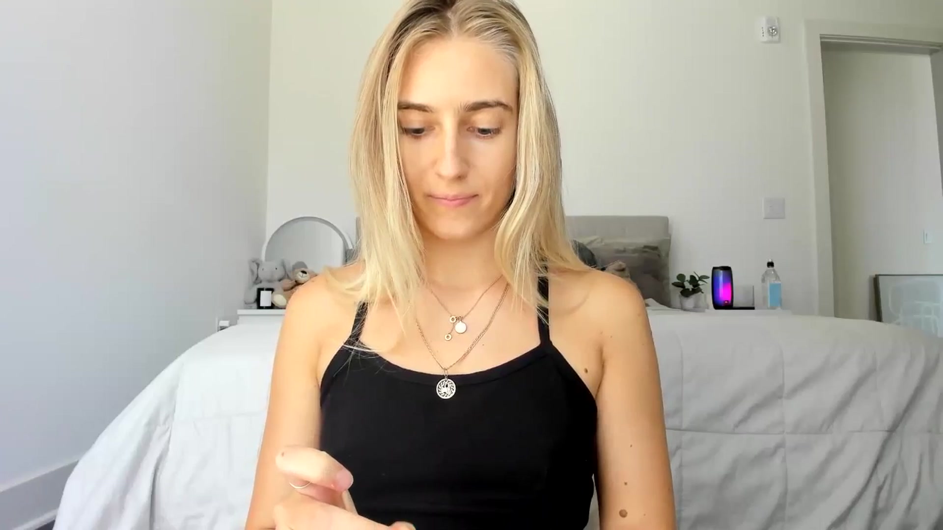 Gallery image thumbnail from Vodka_Queen's myfreecams stream on, 09/17/2024, 06:01 image 2 of 20