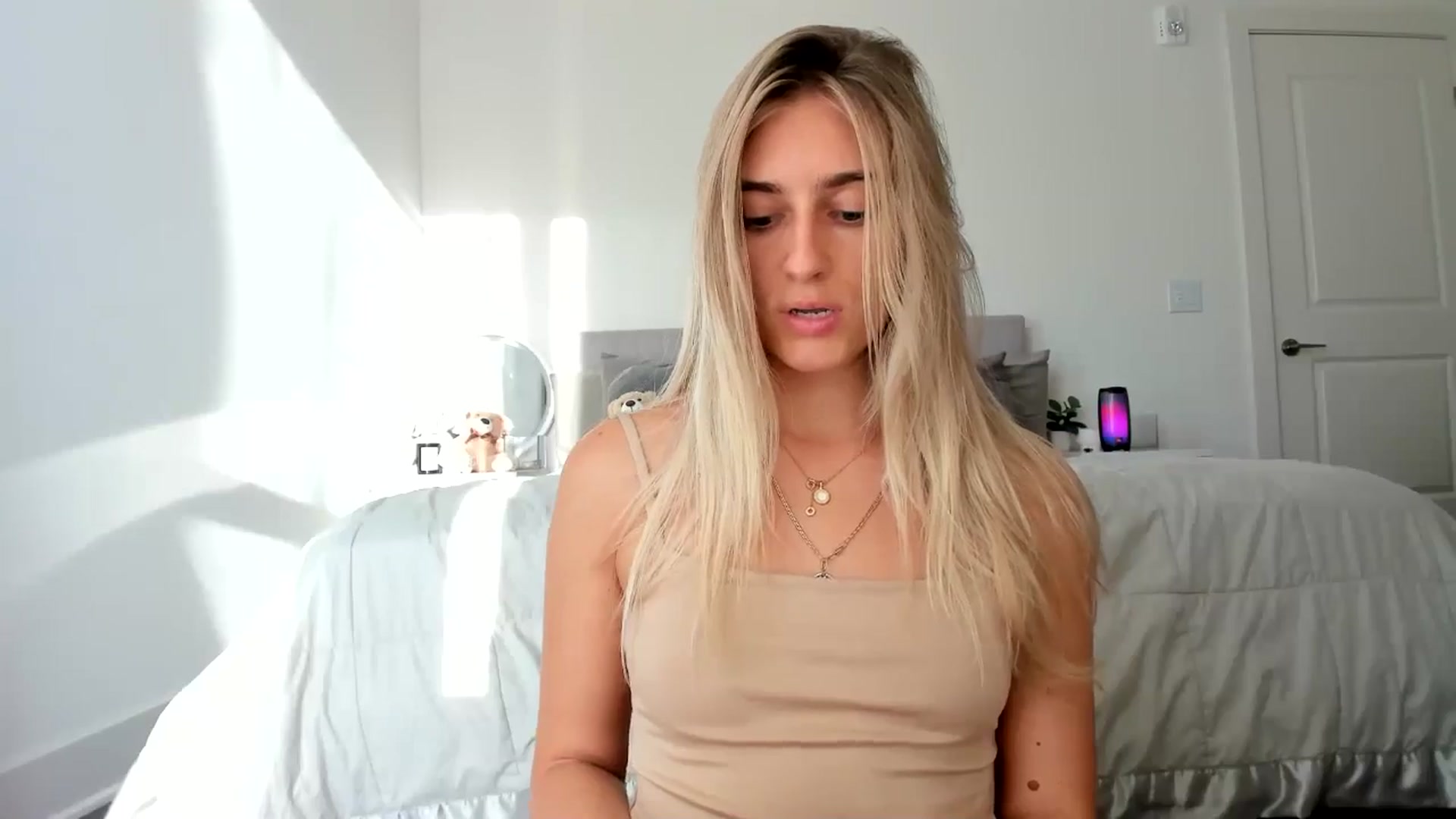 Gallery image thumbnail from Vodka_Queen's myfreecams stream on, 09/20/2024, 24:54 image 20 of 20