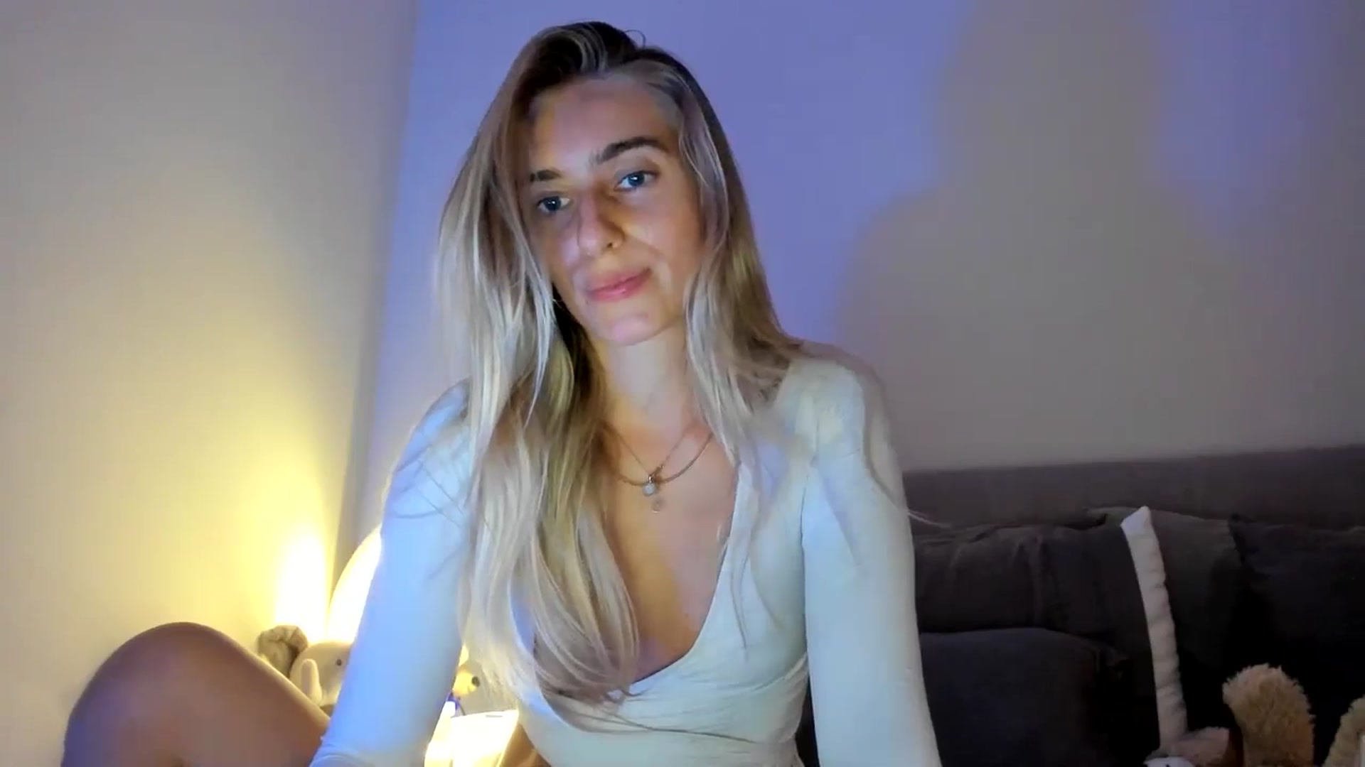 Gallery image thumbnail from Vodka_Queen's myfreecams stream on, 09/21/2024, 06:41 image 16 of 20