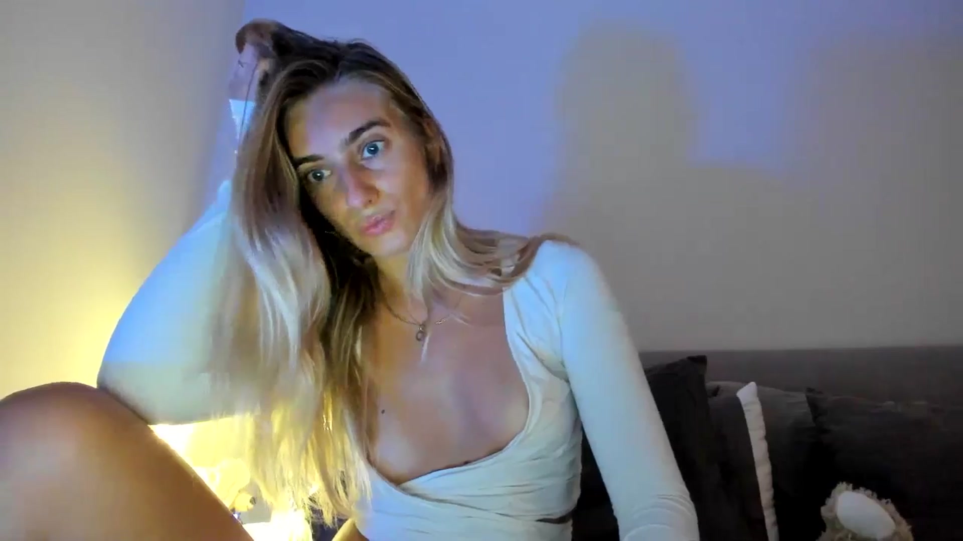 Gallery image thumbnail from Vodka_Queen's myfreecams stream on, 09/21/2024, 07:49 image 19 of 20