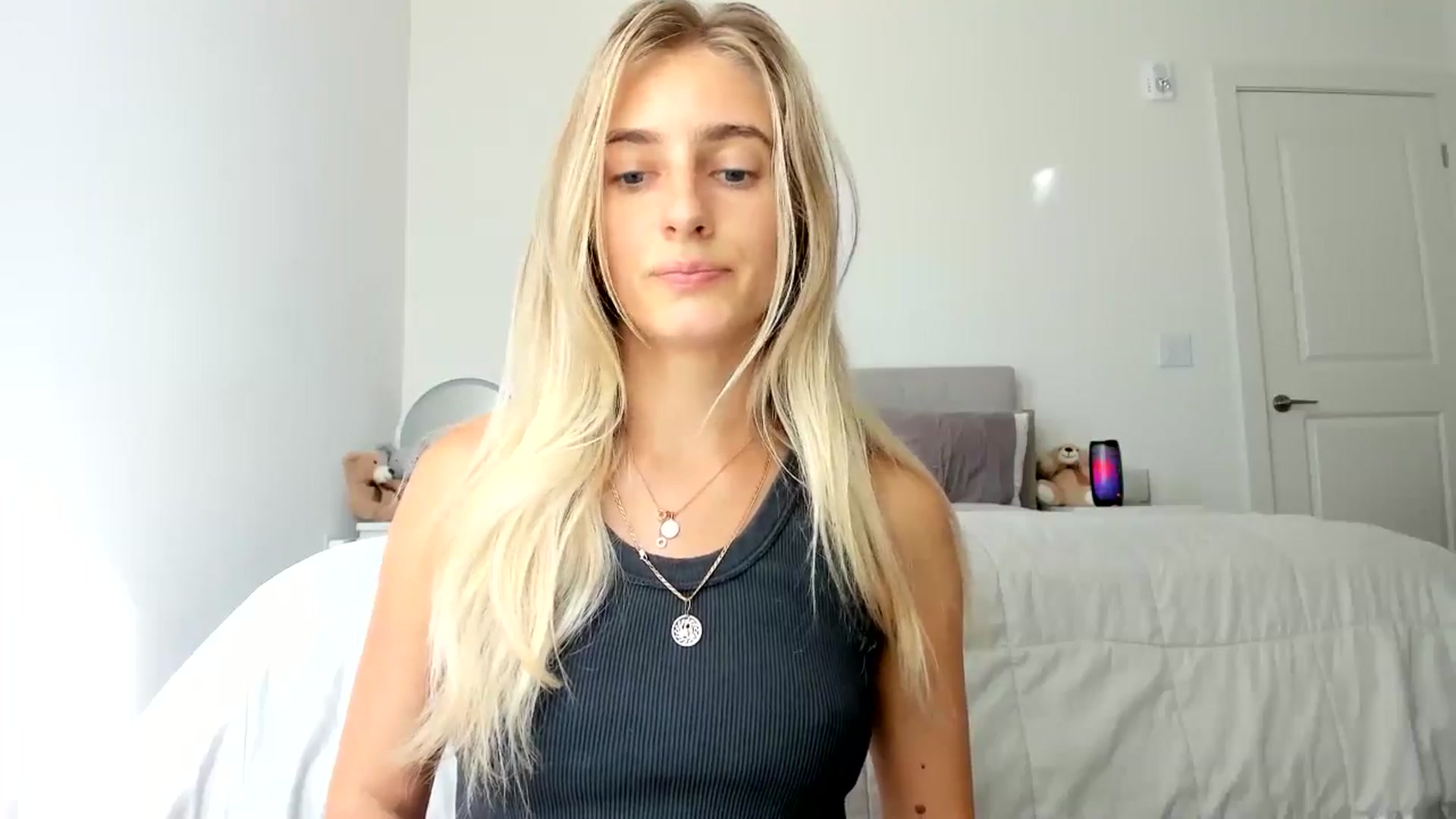 Gallery image thumbnail from Vodka_Queen's myfreecams stream on, 09/23/2024, 23:46 image 2 of 20