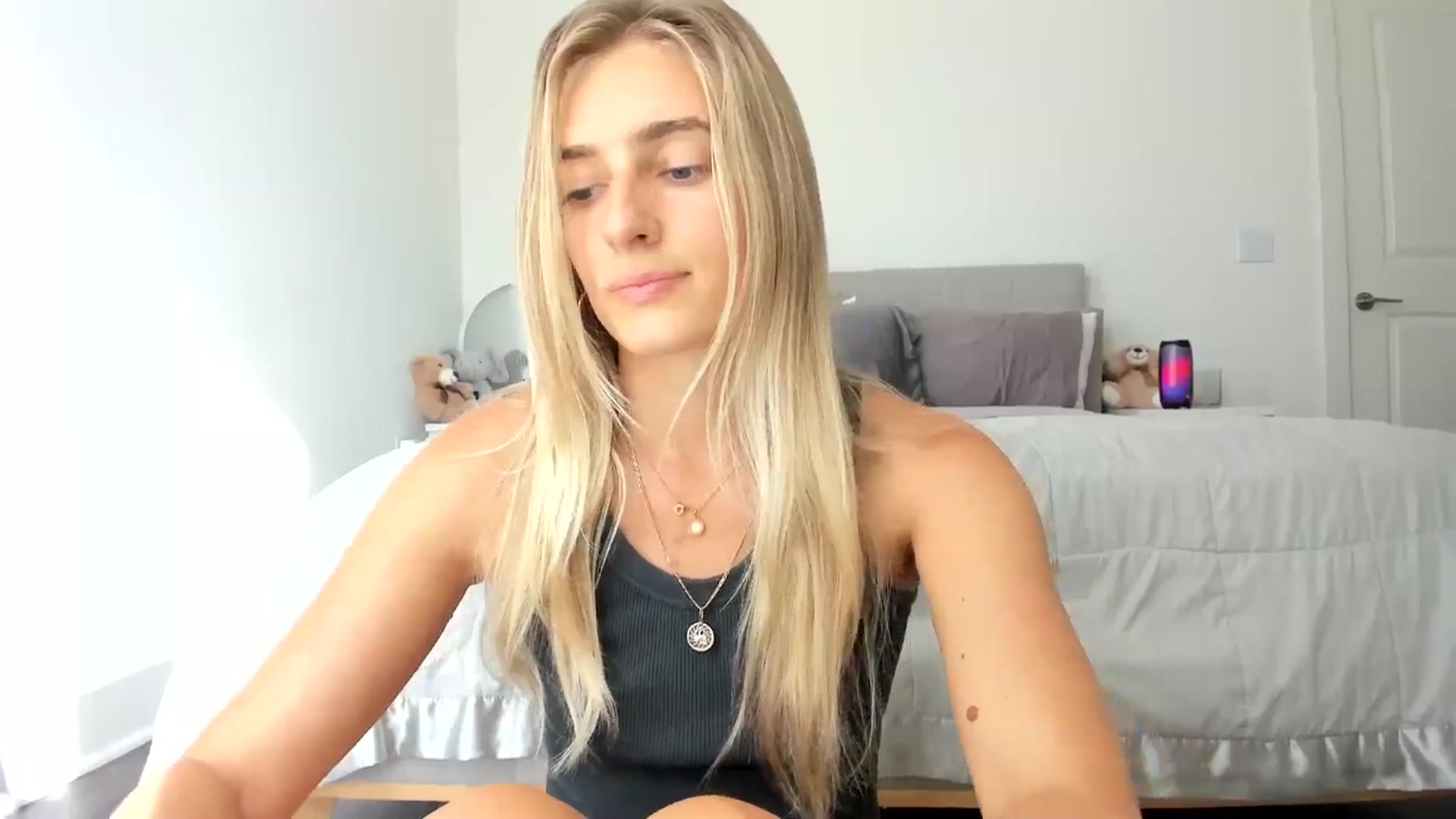Gallery image thumbnail from Vodka_Queen's myfreecams stream on, 09/23/2024, 23:46 image 8 of 20