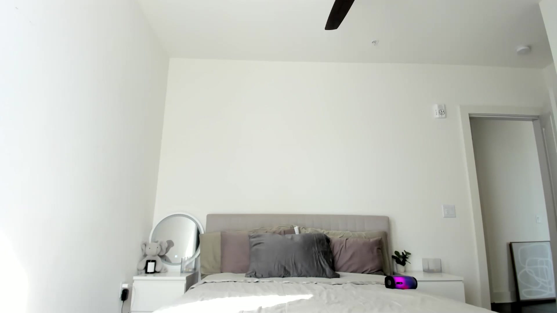Gallery image thumbnail from Vodka_Queen's myfreecams stream on, 09/30/2024, 23:43 image 13 of 20