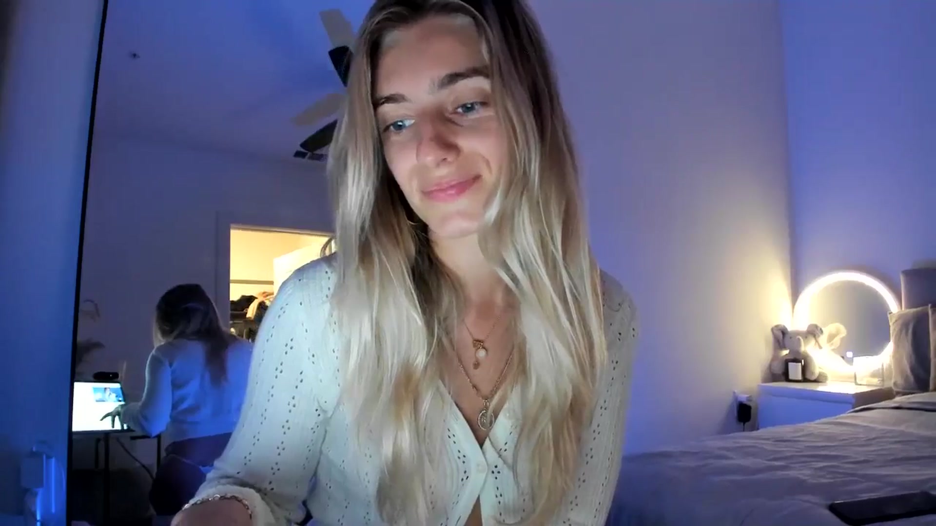 Gallery image thumbnail from Vodka_Queen's myfreecams stream on, 10/01/2024, 05:03 image 10 of 20