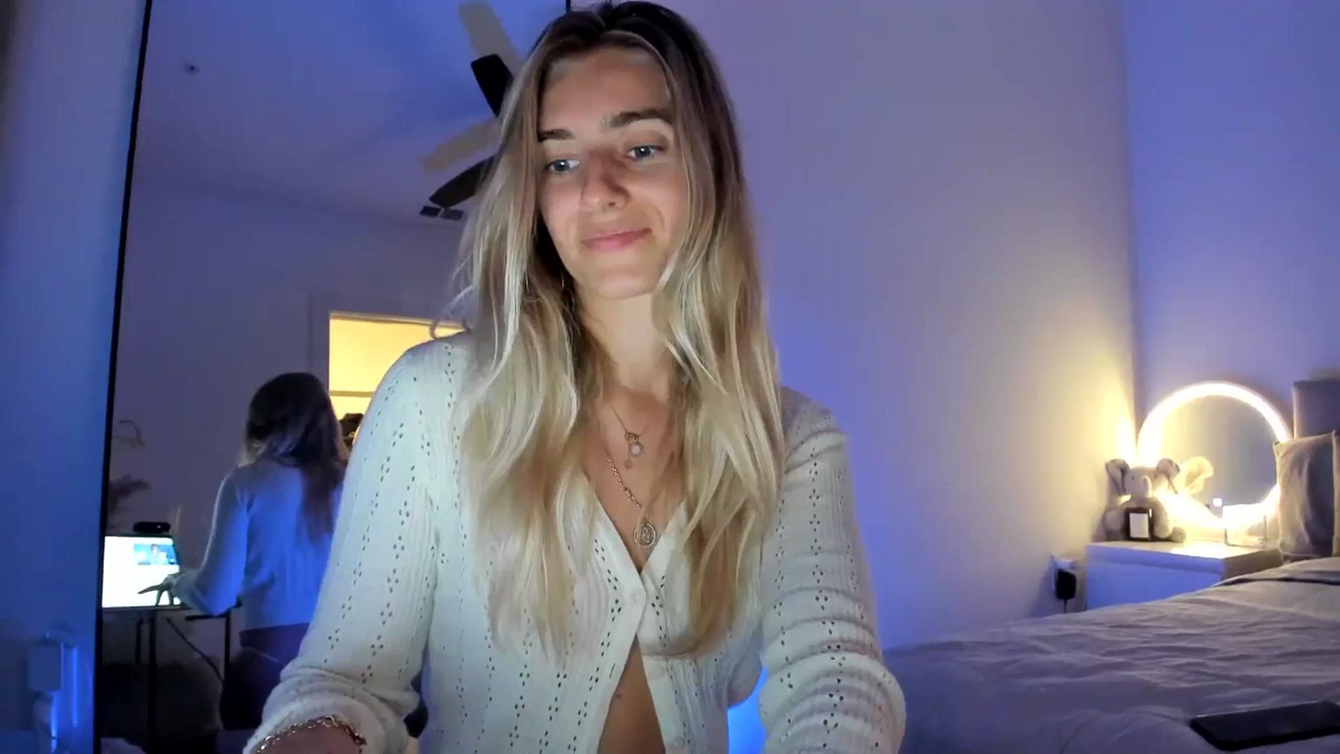 Gallery image thumbnail from Vodka_Queen's myfreecams stream on, 10/01/2024, 05:03 image 11 of 20