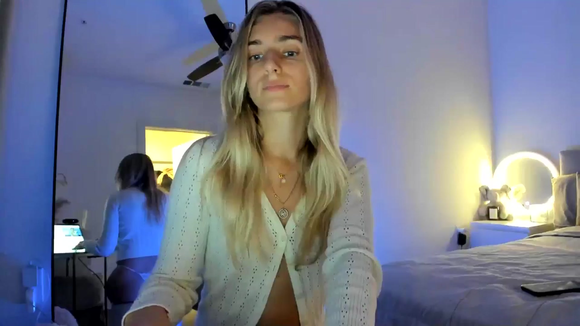 Gallery image thumbnail from Vodka_Queen's myfreecams stream on, 10/01/2024, 07:05 image 17 of 20