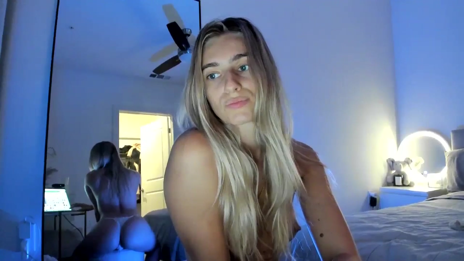 Gallery image thumbnail from Vodka_Queen's myfreecams stream on, 10/01/2024, 07:05 image 6 of 20