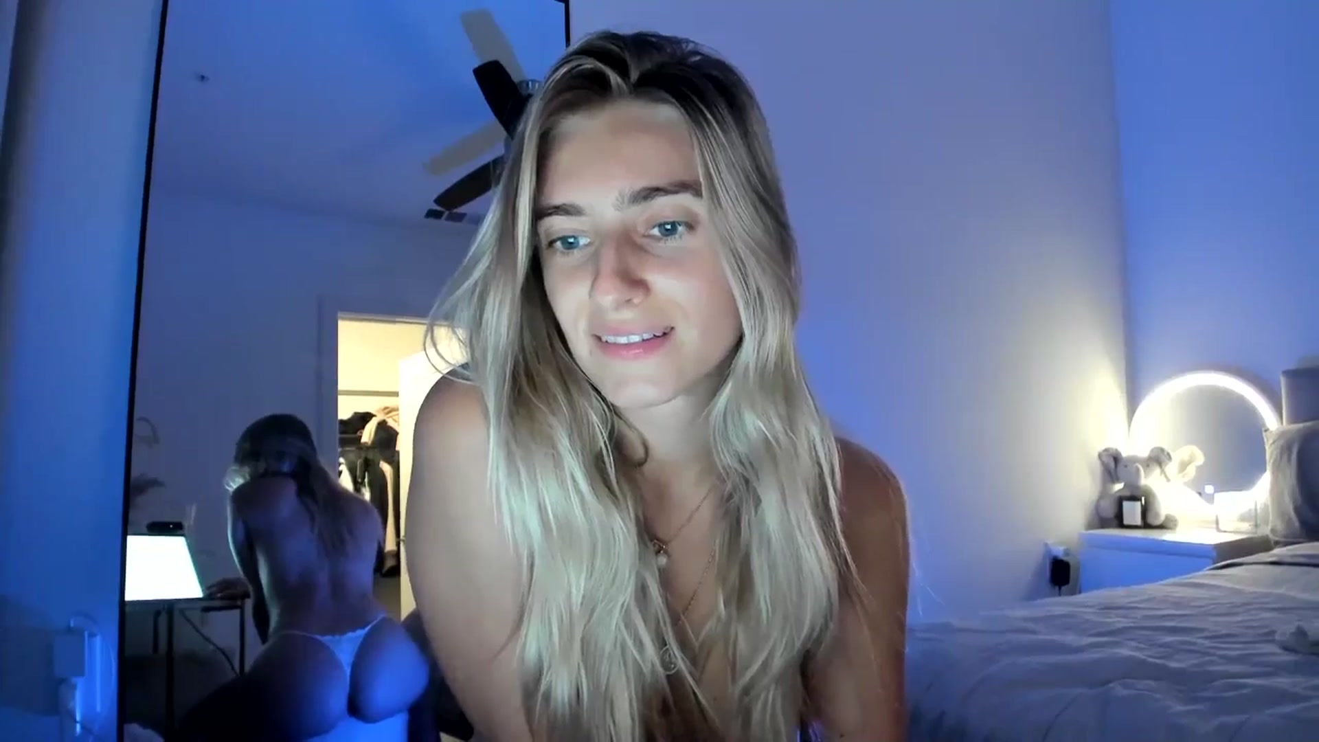 Gallery image thumbnail from Vodka_Queen's myfreecams stream on, 10/01/2024, 07:05 image 7 of 20