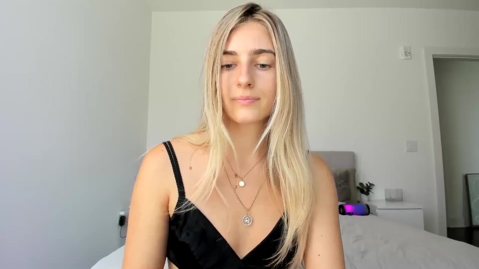 Gallery image thumbnail from Vodka_Queen's myfreecams stream on, 10/02/2024, 22:57 image 5 of 20