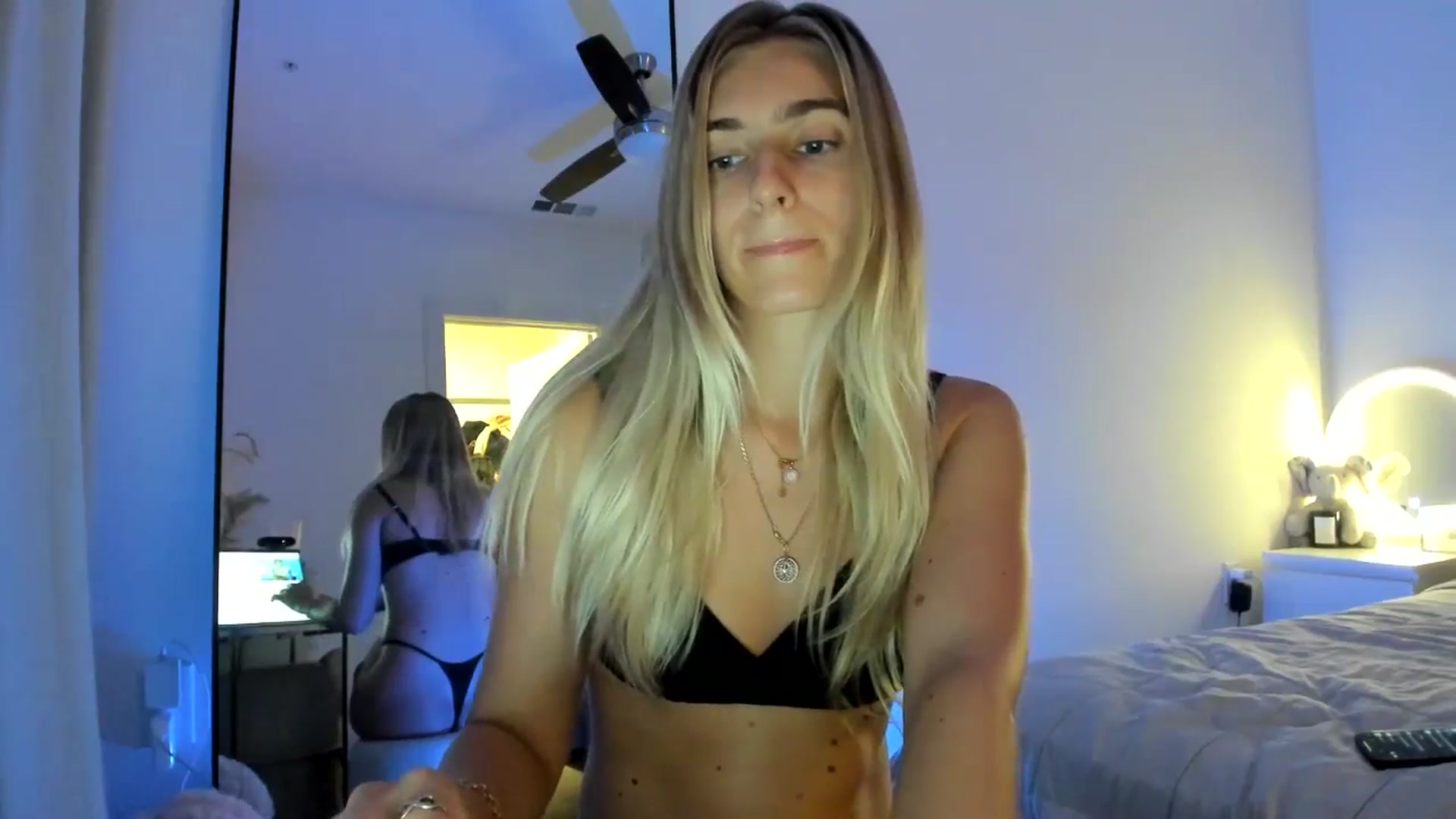 Gallery image thumbnail from Vodka_Queen's myfreecams stream on, 10/03/2024, 05:03 image 12 of 20
