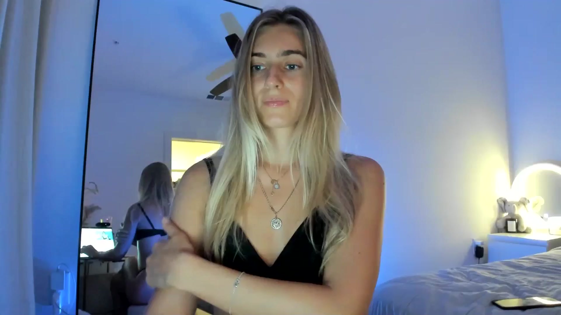 Gallery image thumbnail from Vodka_Queen's myfreecams stream on, 10/03/2024, 05:03 image 1 of 20