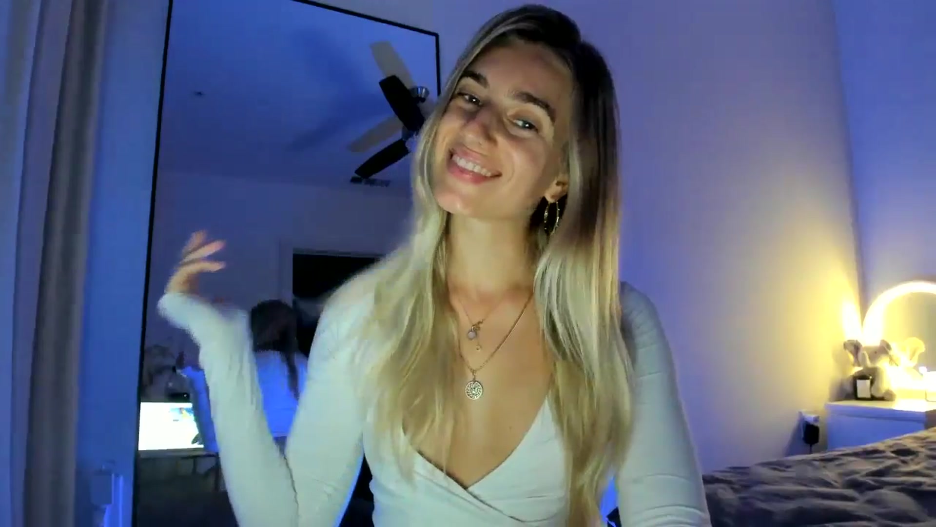 Gallery image thumbnail from Vodka_Queen's myfreecams stream on, 10/10/2024, 05:08 image 11 of 20