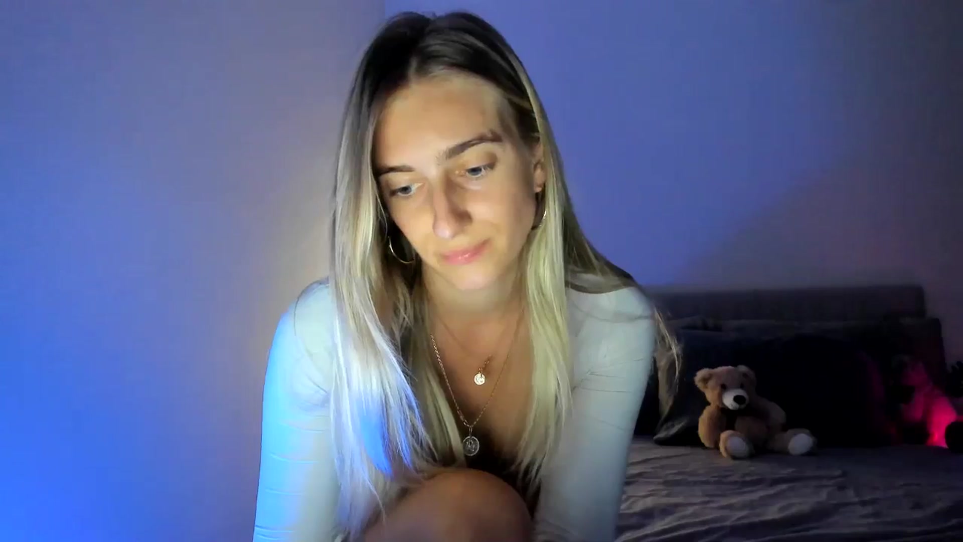 Gallery image thumbnail from Vodka_Queen's myfreecams stream on, 10/10/2024, 05:18 image 18 of 20