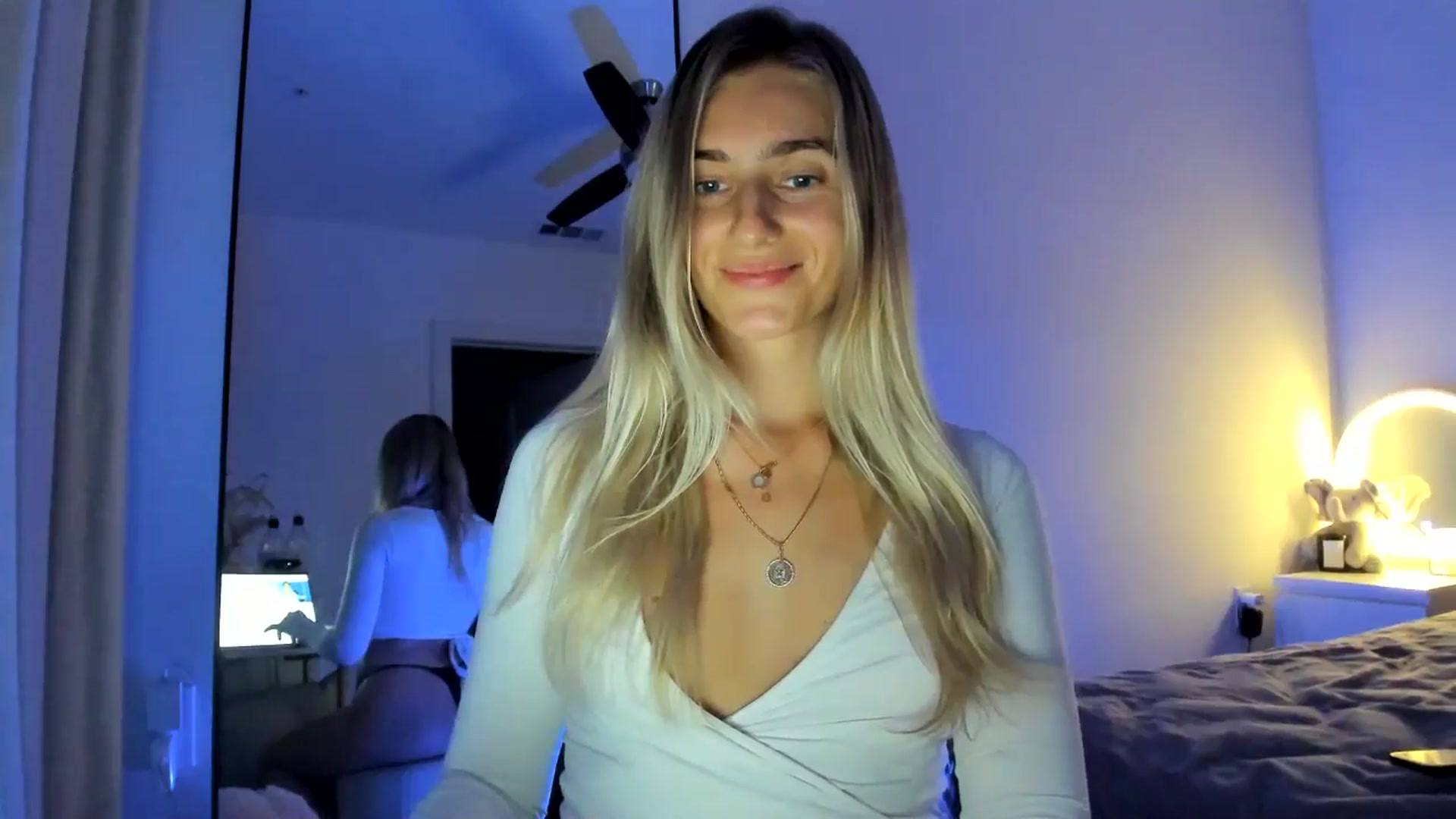 Gallery image thumbnail from Vodka_Queen's myfreecams stream on, 10/10/2024, 05:18 image 10 of 20