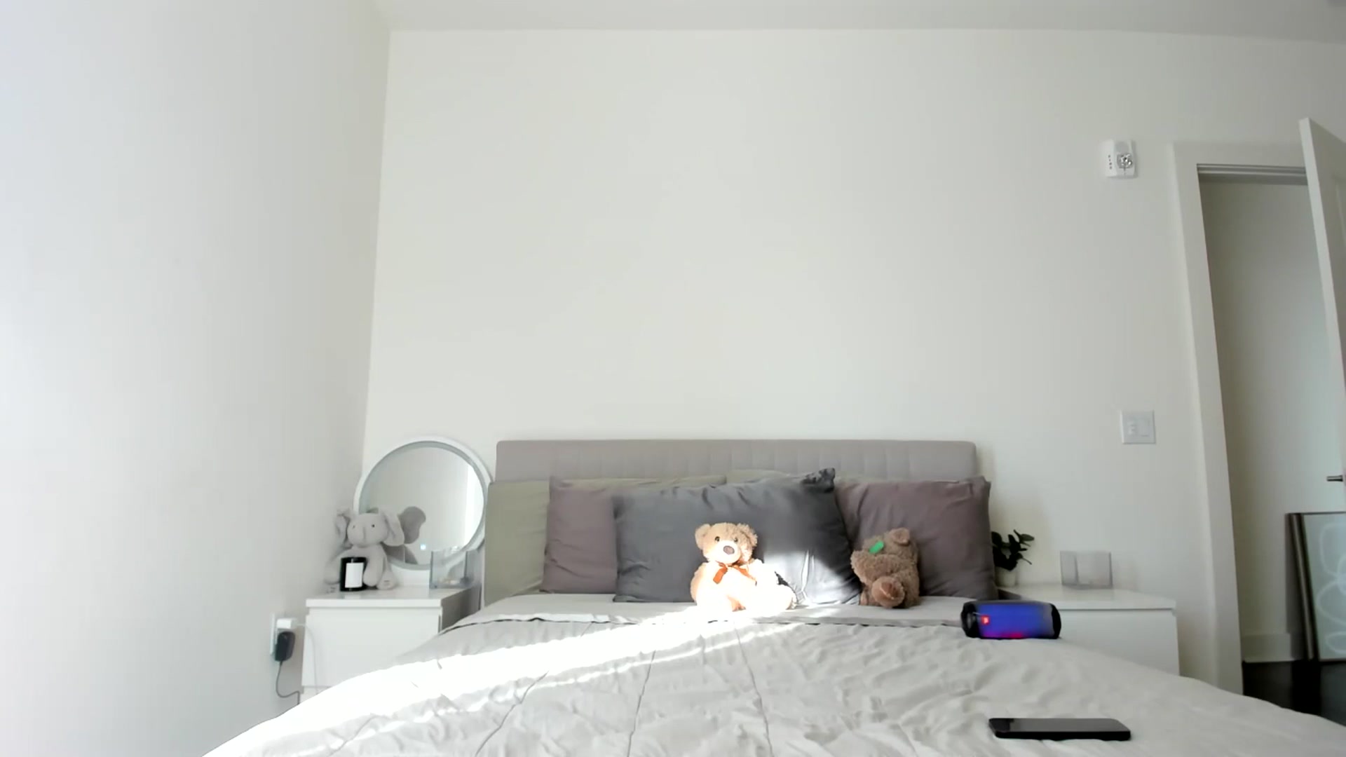 Gallery image thumbnail from Vodka_Queen's myfreecams stream on, 10/10/2024, 23:17 image 3 of 20