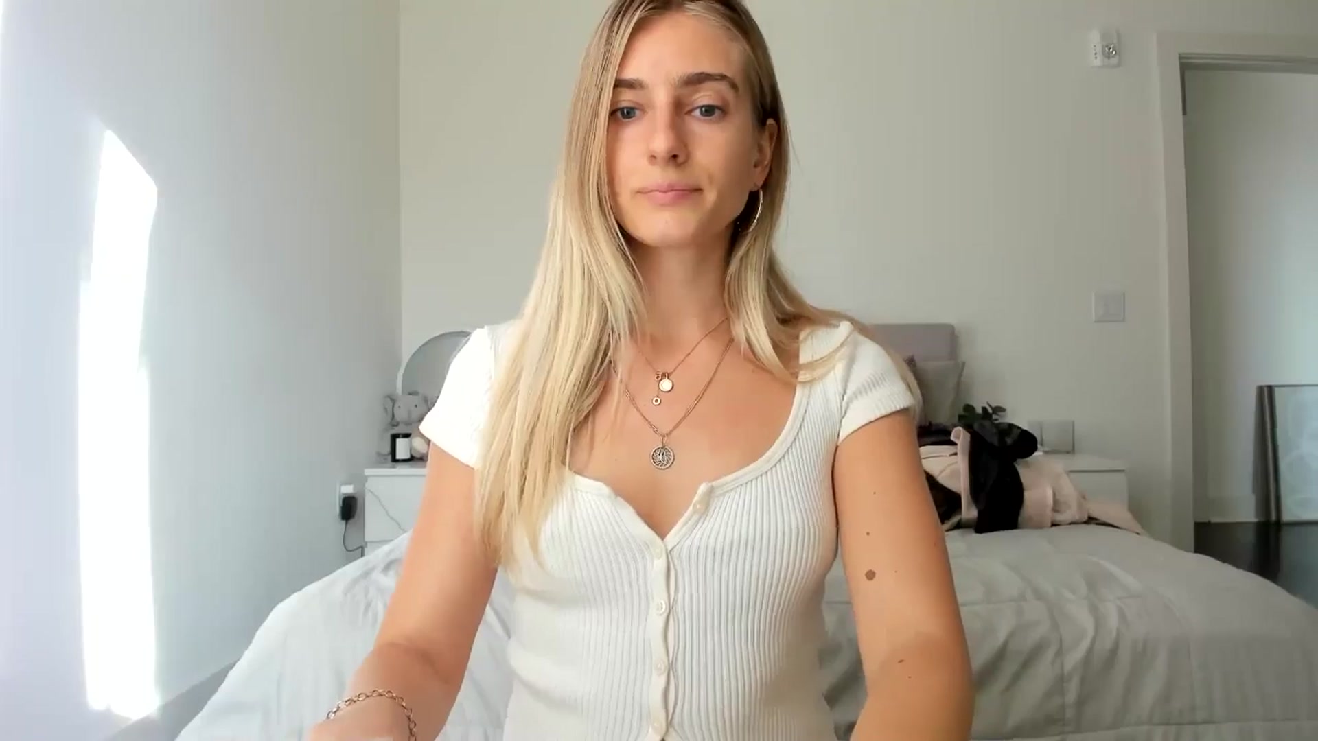 Gallery image thumbnail from Vodka_Queen's myfreecams stream on, 10/13/2024, 23:39 image 12 of 20