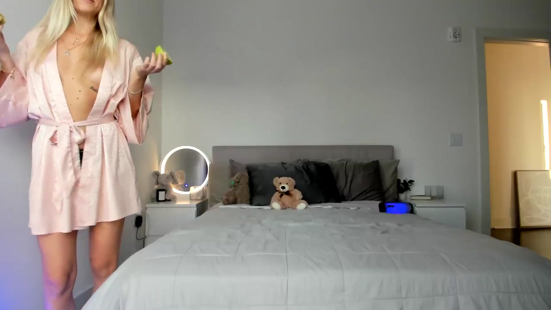 Gallery image thumbnail from Vodka_Queen's myfreecams stream on, 10/15/2024, 24:50 image 20 of 20