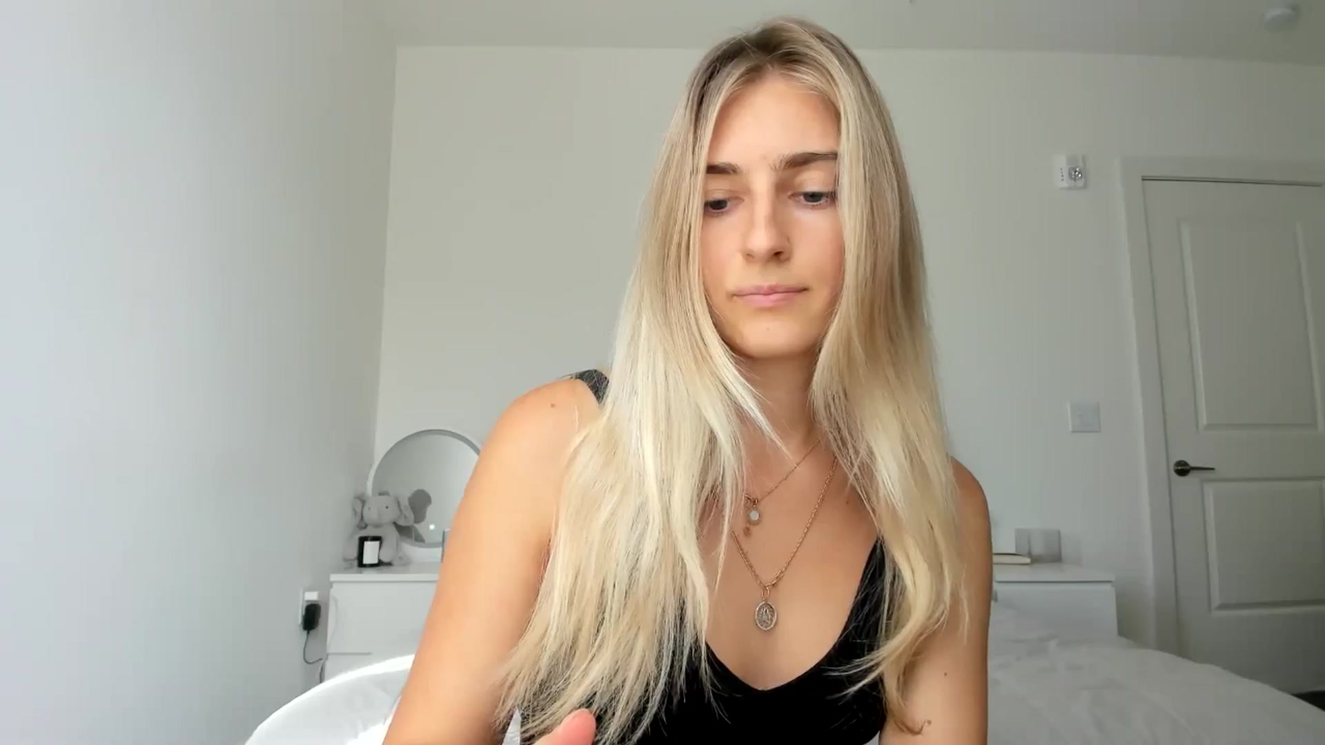 Gallery image thumbnail from Vodka_Queen's myfreecams stream on, 10/15/2024, 22:24 image 11 of 20