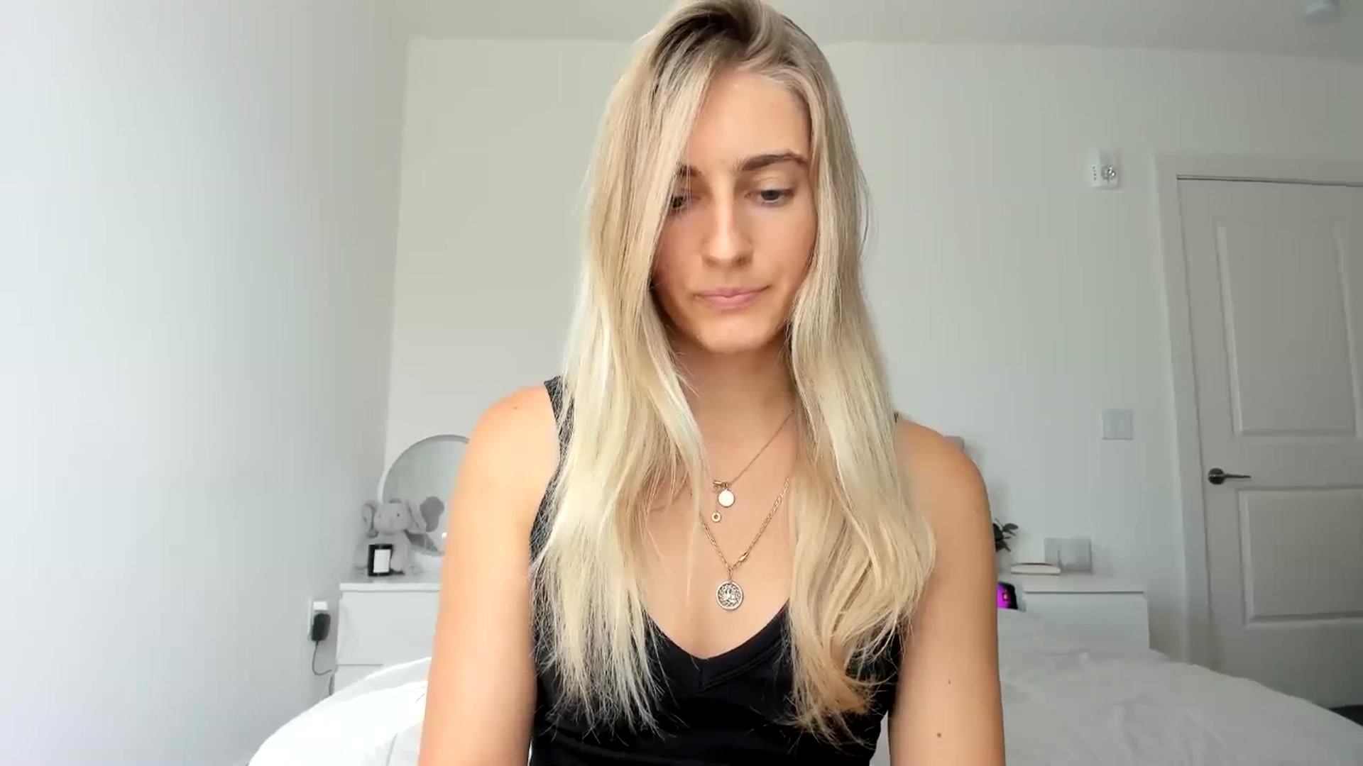 Gallery image thumbnail from Vodka_Queen's myfreecams stream on, 10/15/2024, 22:24 image 20 of 20