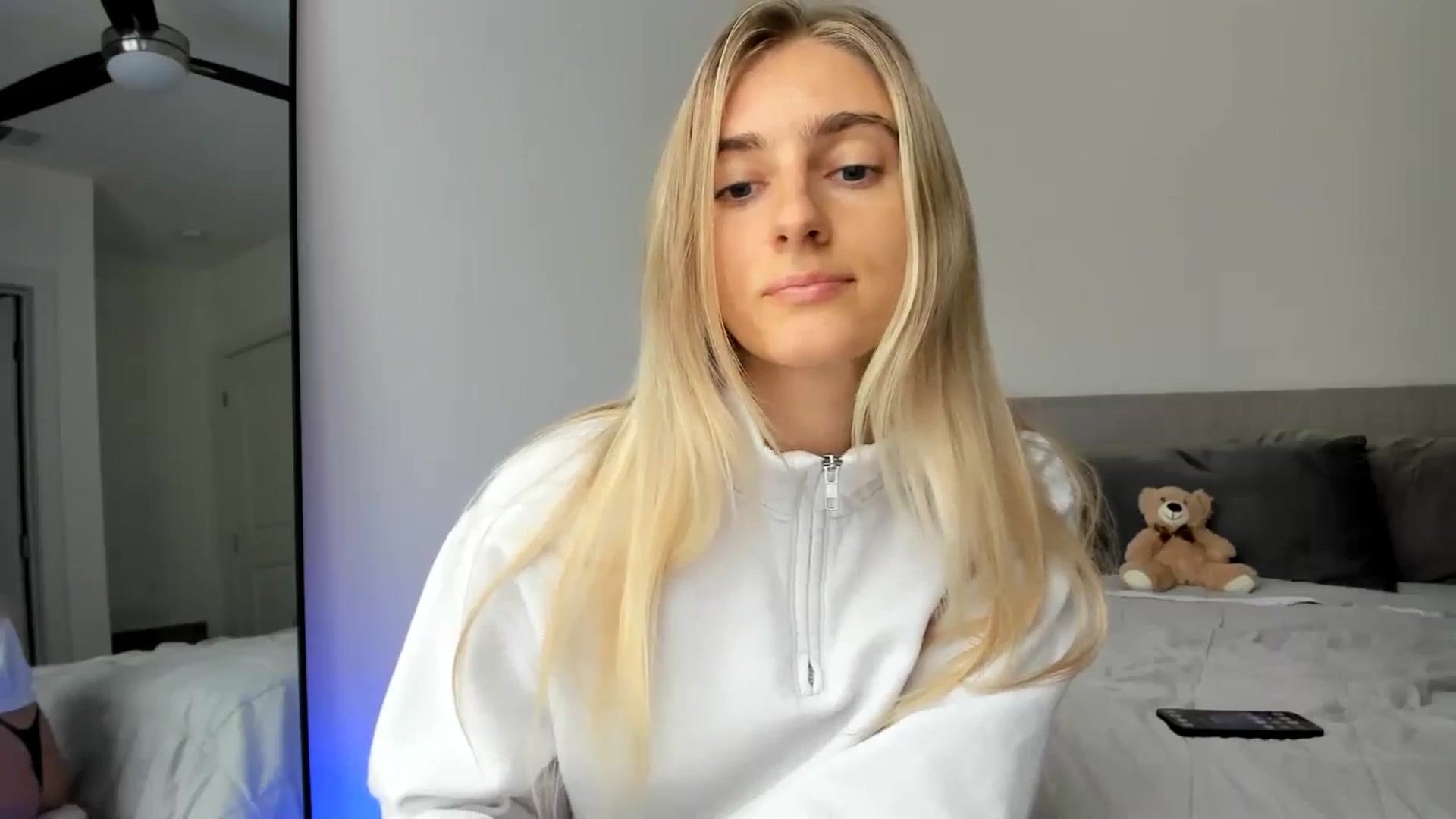 Gallery image thumbnail from Vodka_Queen's myfreecams stream on, 10/16/2024, 22:27 image 19 of 20