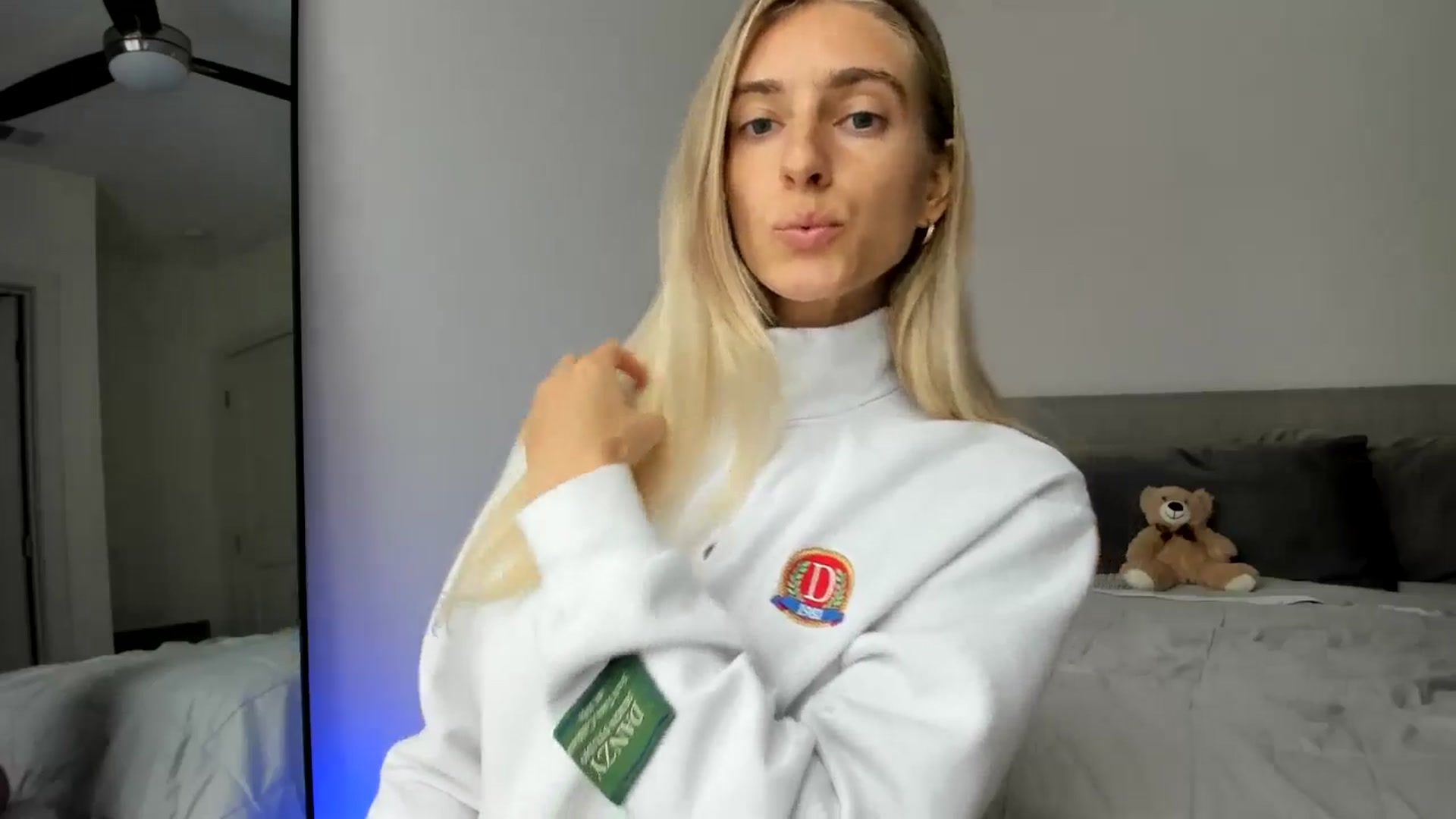 Gallery image thumbnail from Vodka_Queen's myfreecams stream on, 10/16/2024, 22:27 image 7 of 20